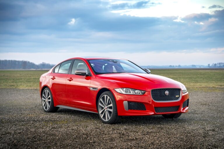 JAGUAR XE 300 Sport 2018-Present