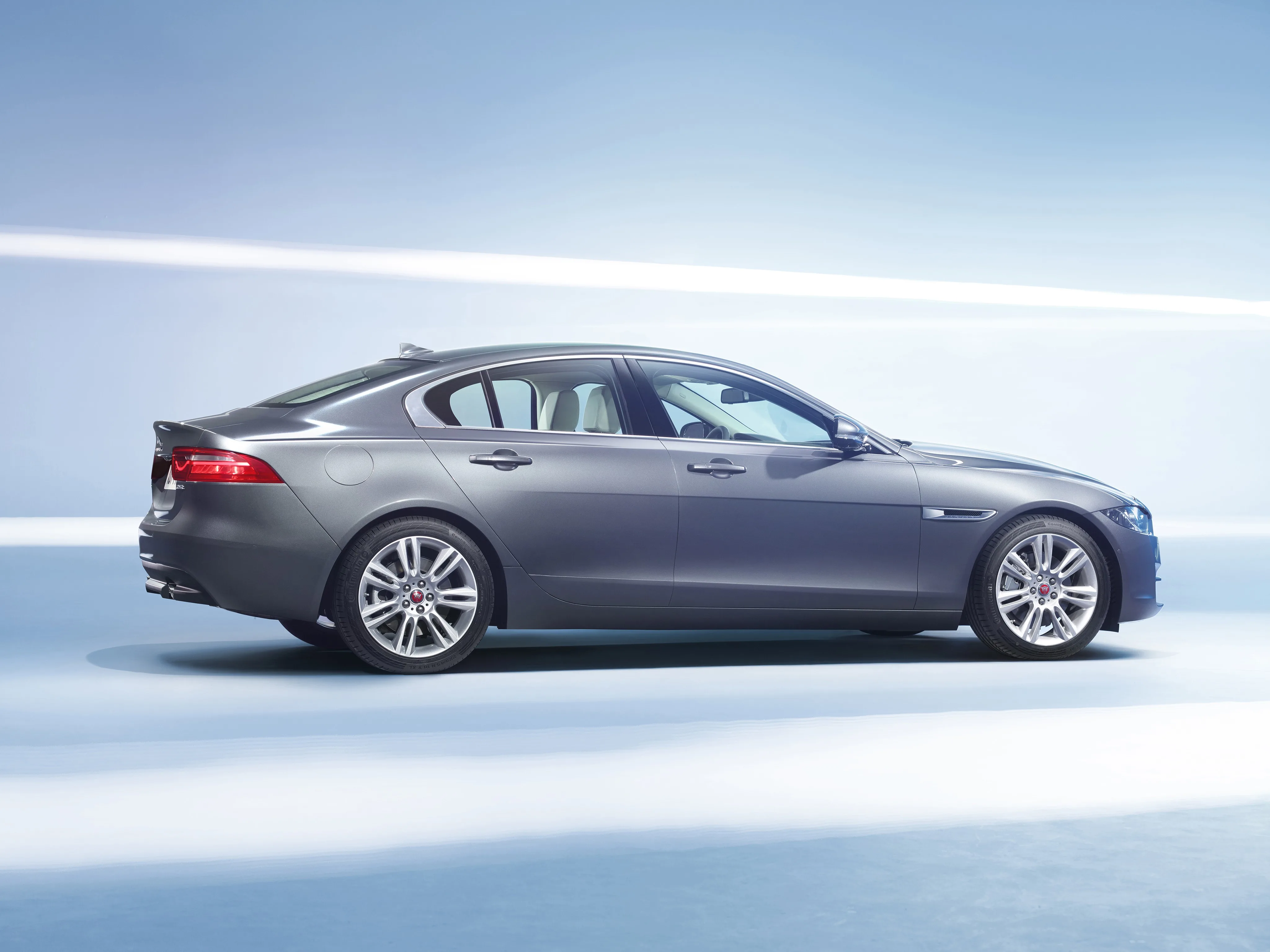 JAGUAR-XE-5286_42.jpg