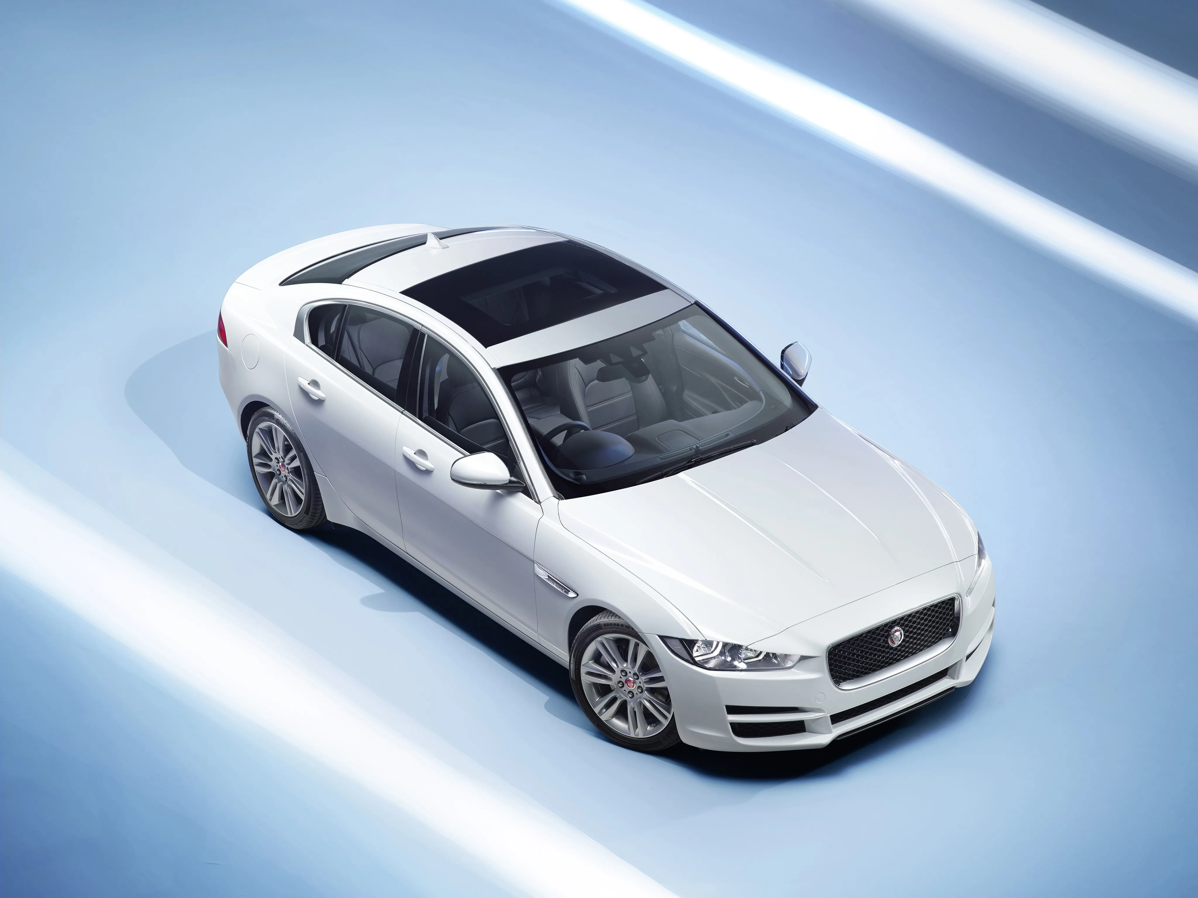 JAGUAR-XE-5286_48.jpg