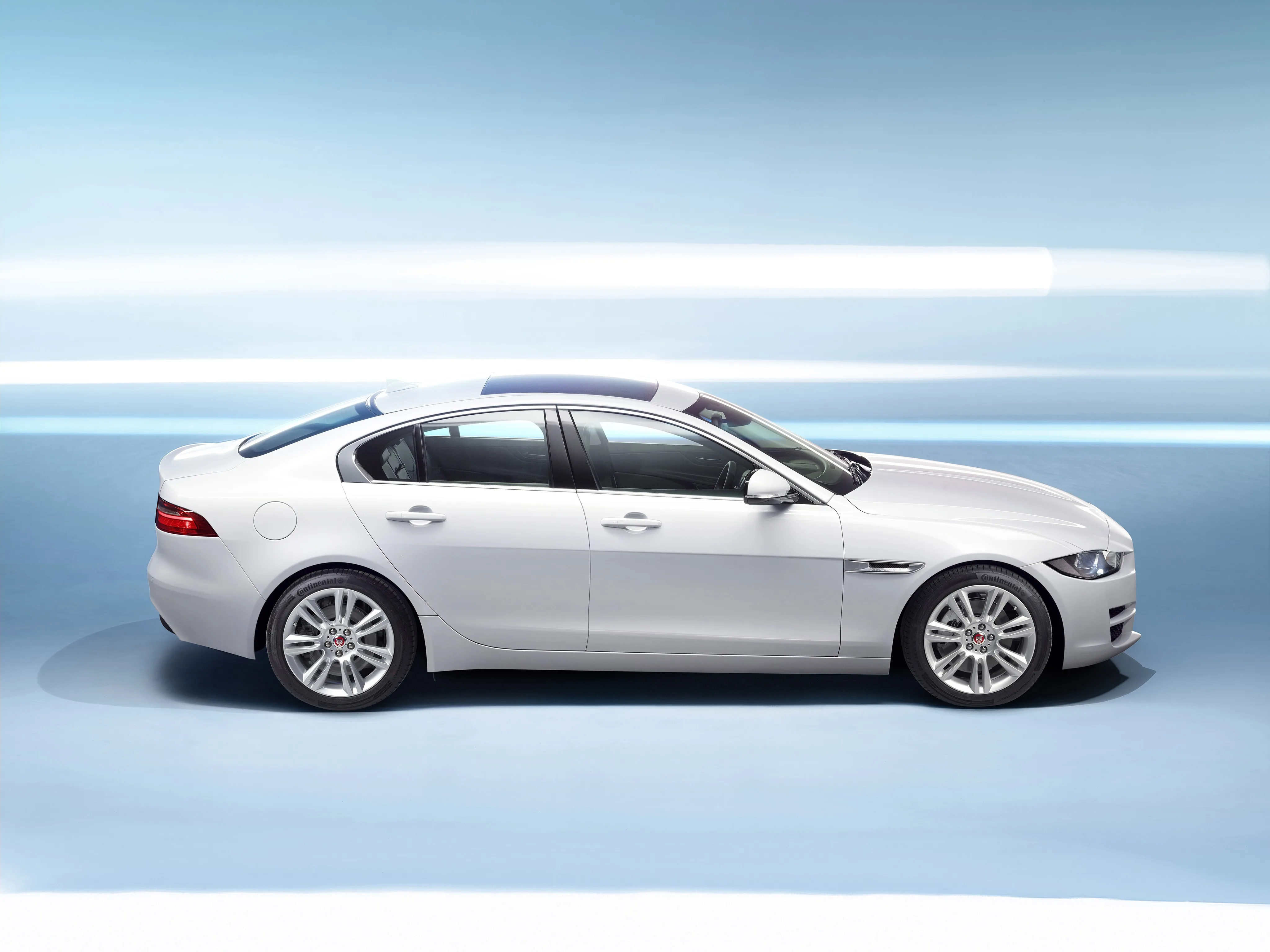 JAGUAR-XE-5286_54.jpg
