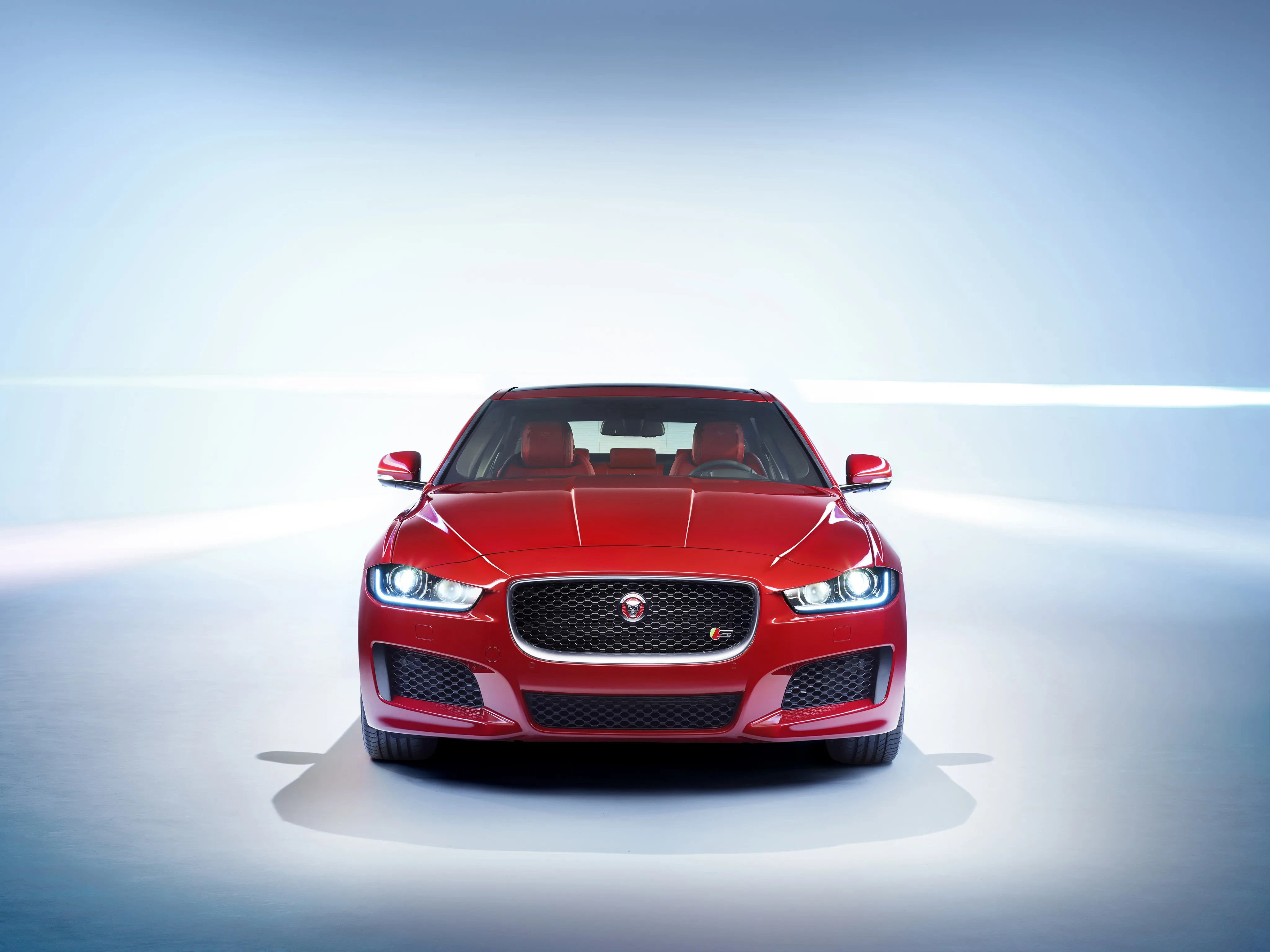 JAGUAR-XE-5286_64.jpg