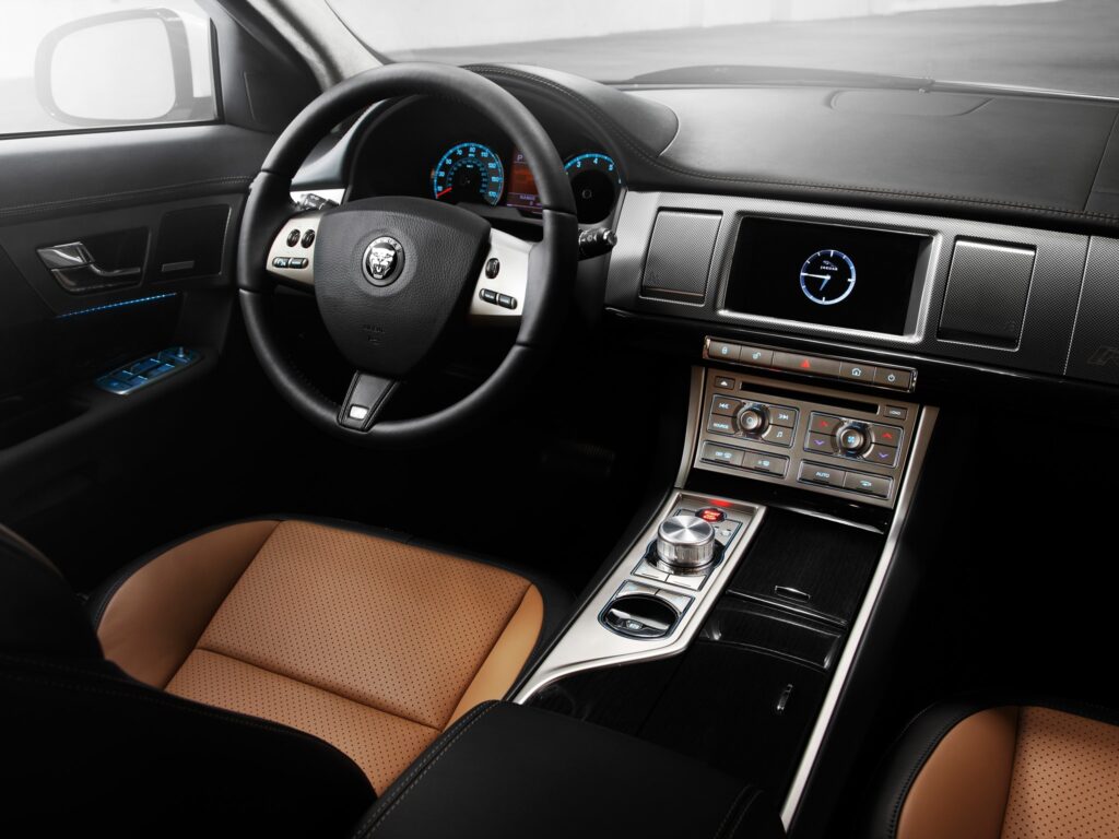 JAGUAR XFR 2009-2011