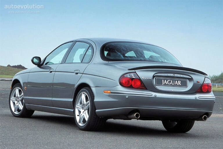 JAGUAR S-Type R 2002-2004