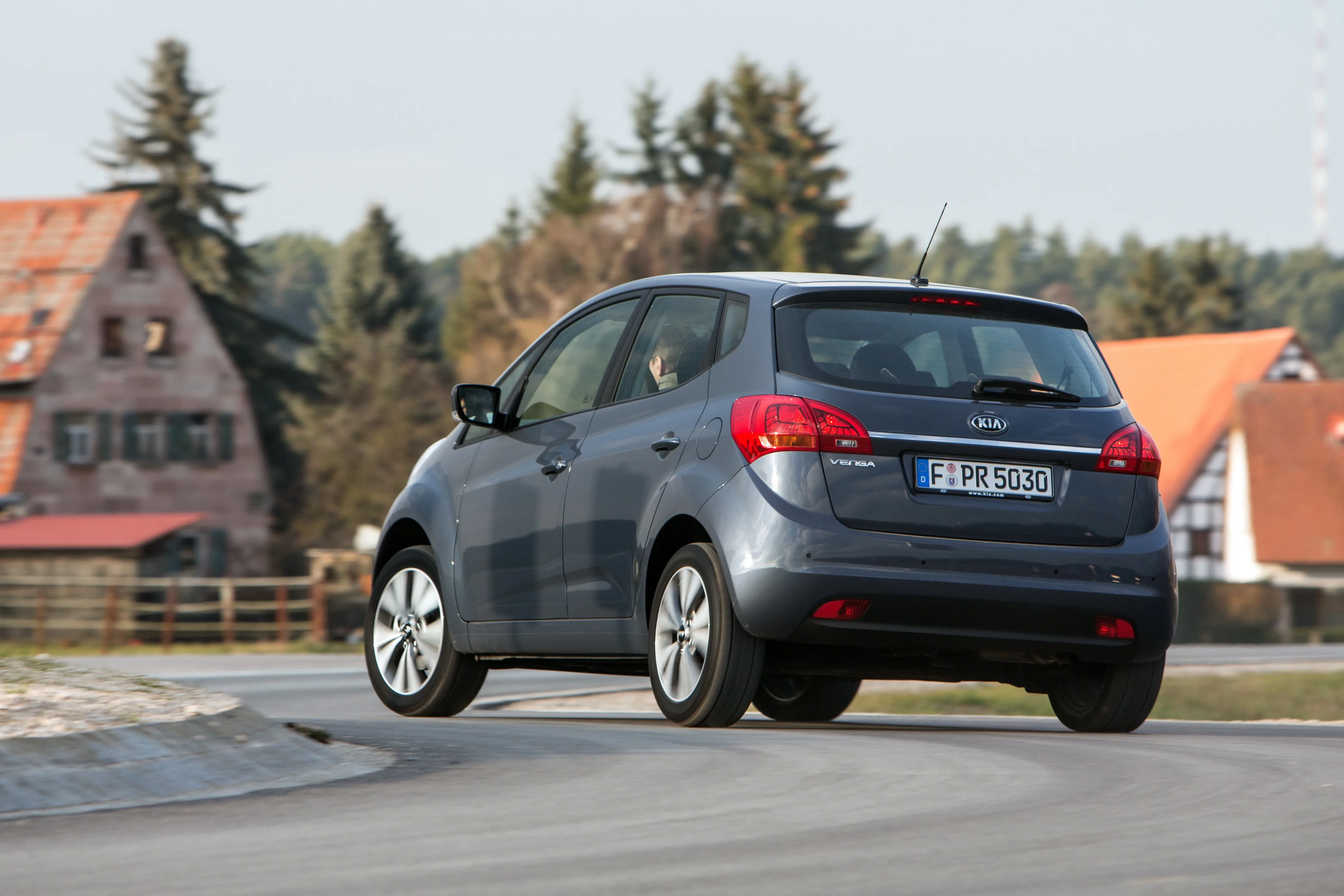 KIA-Venga-5601_33.jpeg