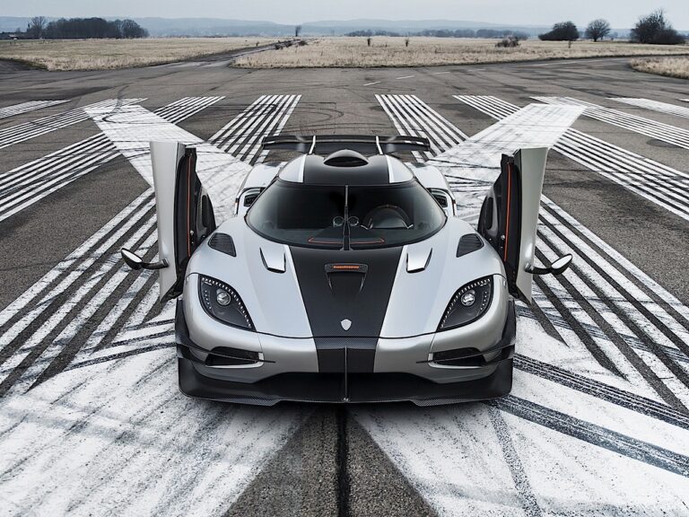 KOENIGSEGG One:1 2014-2015
