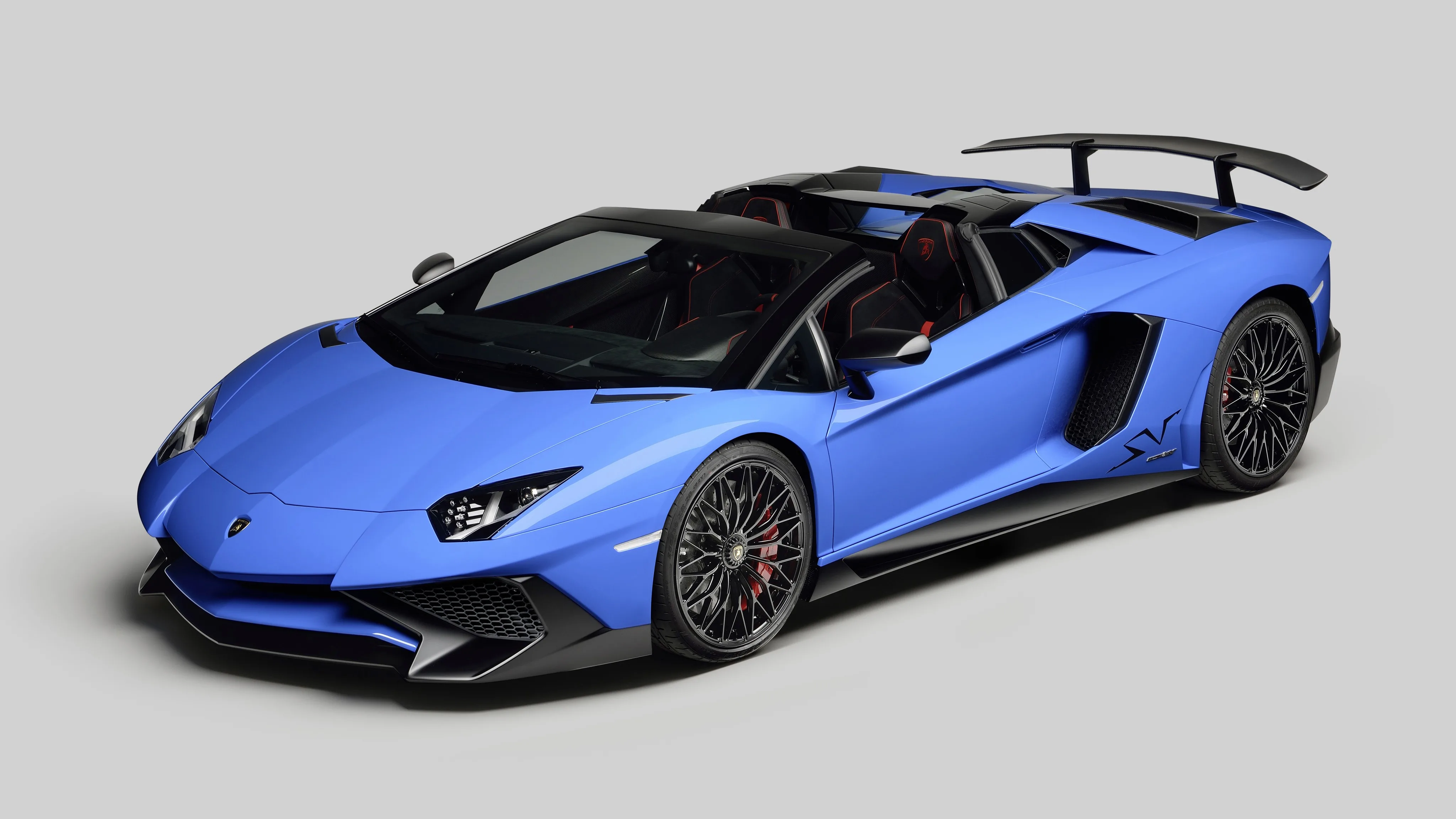 LAMBORGHINI-Aventador-LP750-4-SV-Roadster-5534_5.jpeg