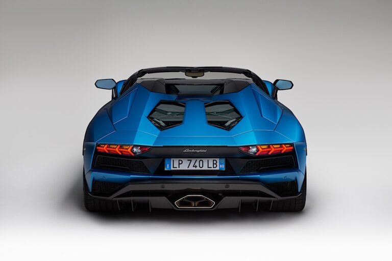 LAMBORGHINI Aventador S Roadster 2017-Present