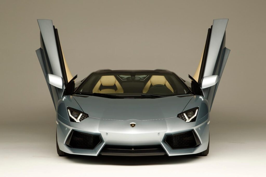 LAMBORGHINI Aventador LP 700-4 Roadster 2012-Present