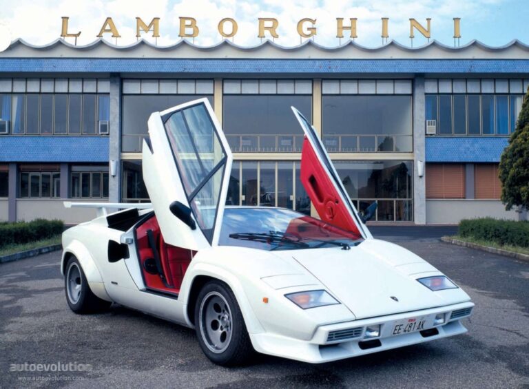 LAMBORGHINI Countach 5000 Quattro Valvole 1985-1989