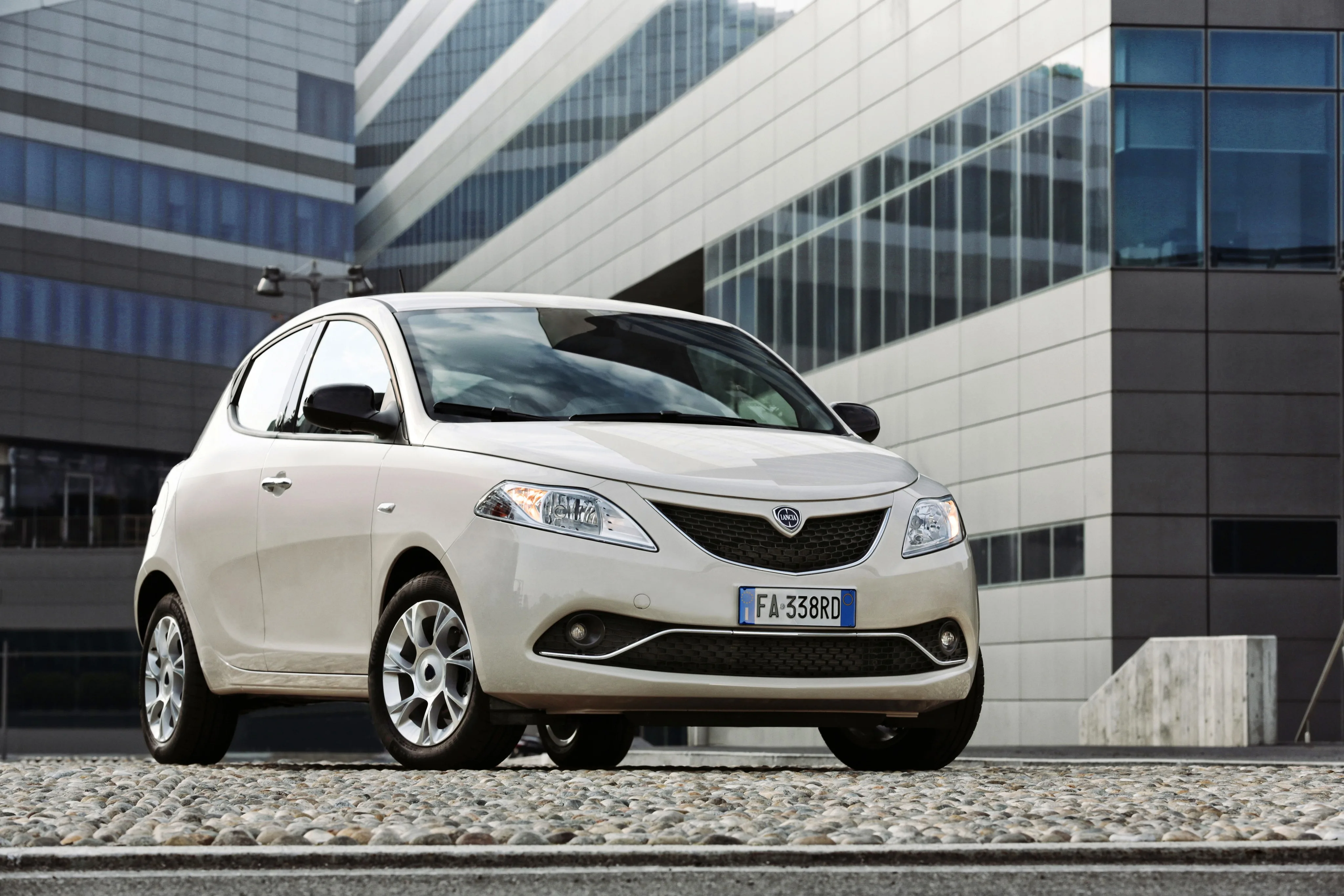 LANCIA-Ypsilon-5564_13.jpeg