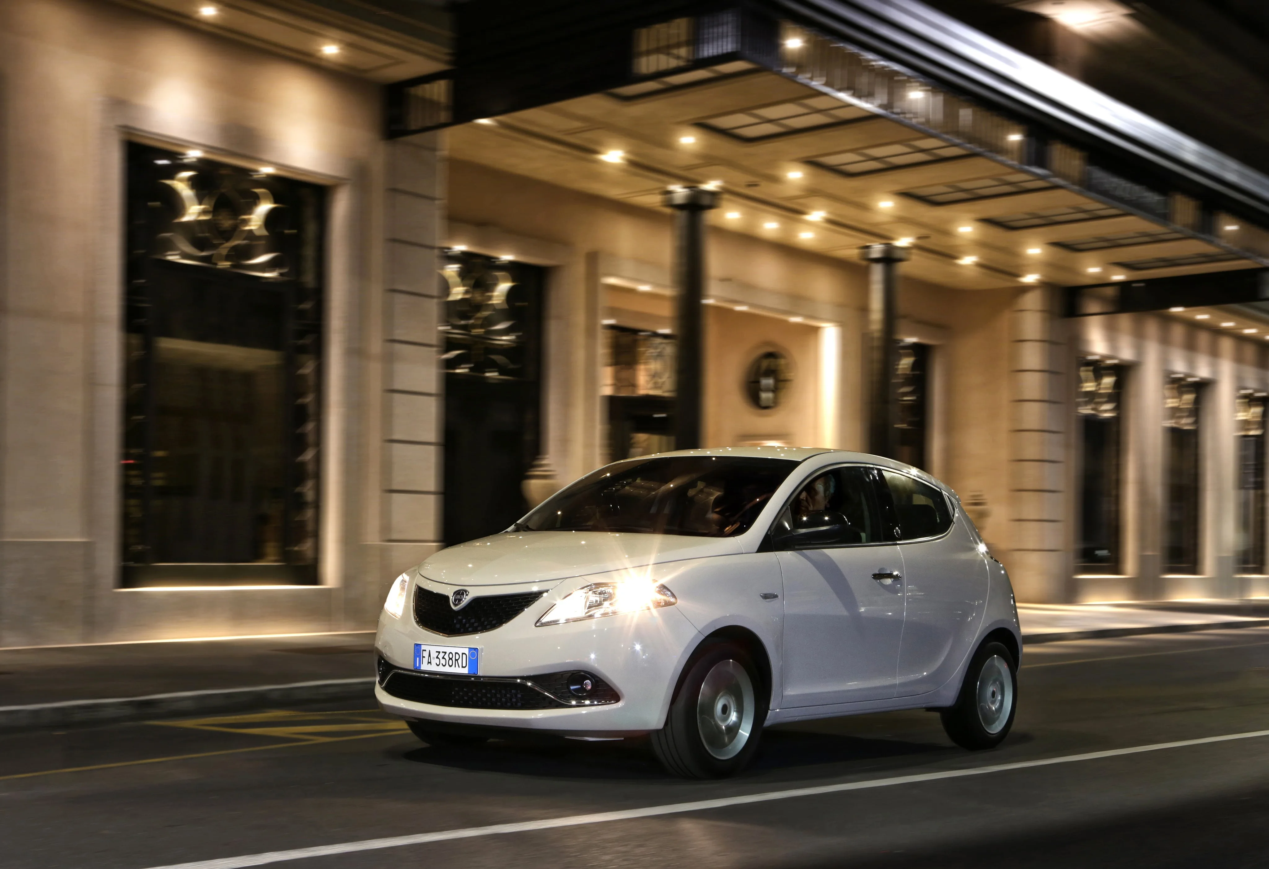 LANCIA-Ypsilon-5564_21.jpeg