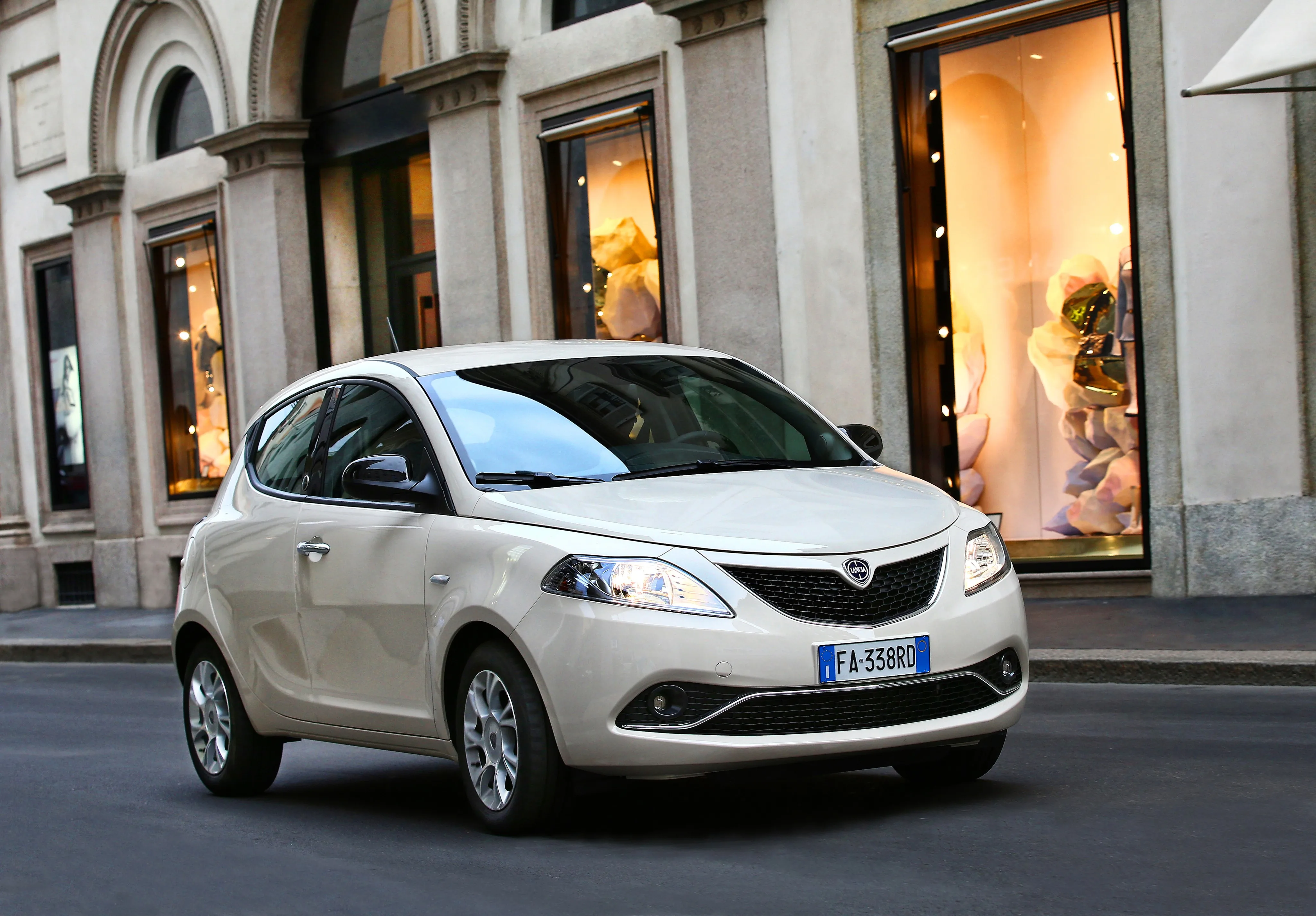 LANCIA-Ypsilon-5564_24.jpeg