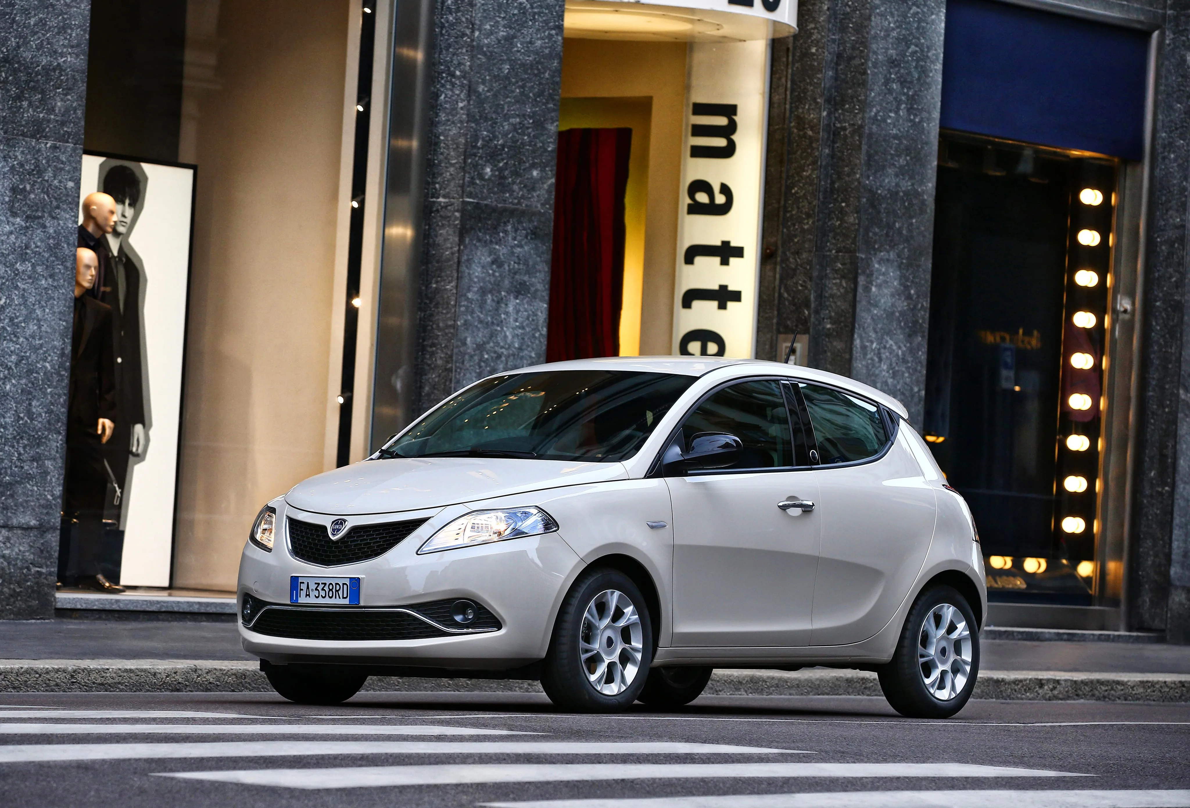 LANCIA-Ypsilon-5564_25.jpeg