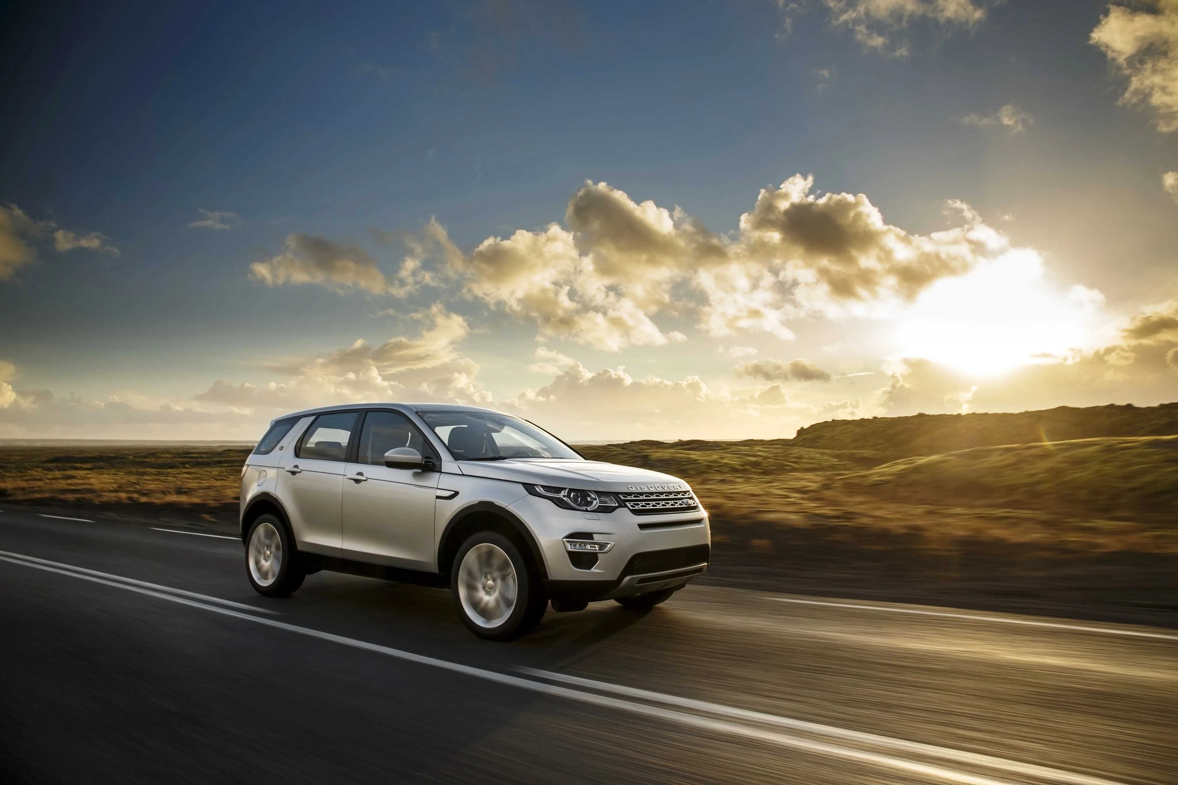 LAND-ROVER-Discovery-Sport-5276_76.jpg
