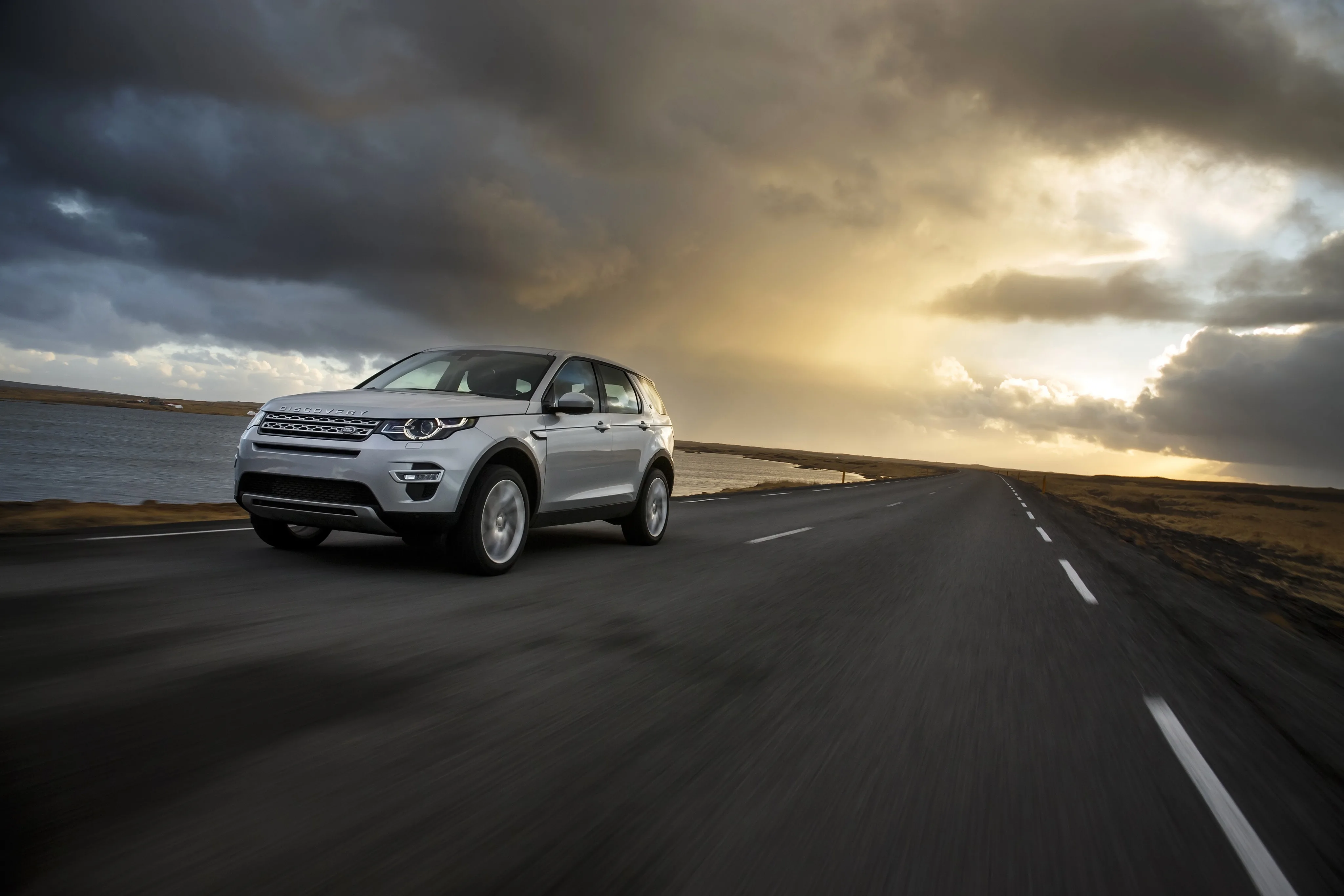 LAND-ROVER-Discovery-Sport-5276_77.jpg