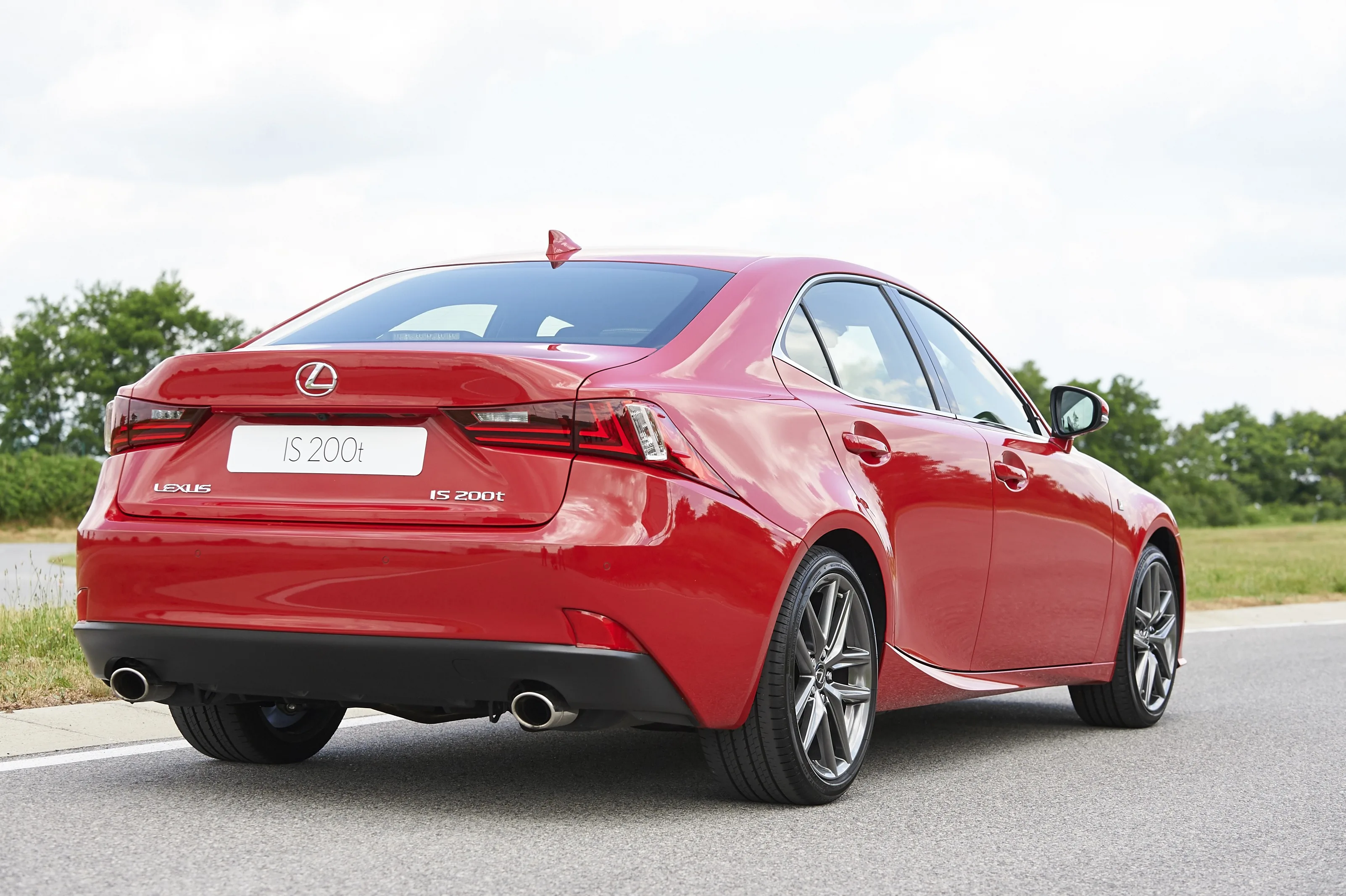 LEXUS-IS-5481_39.jpeg