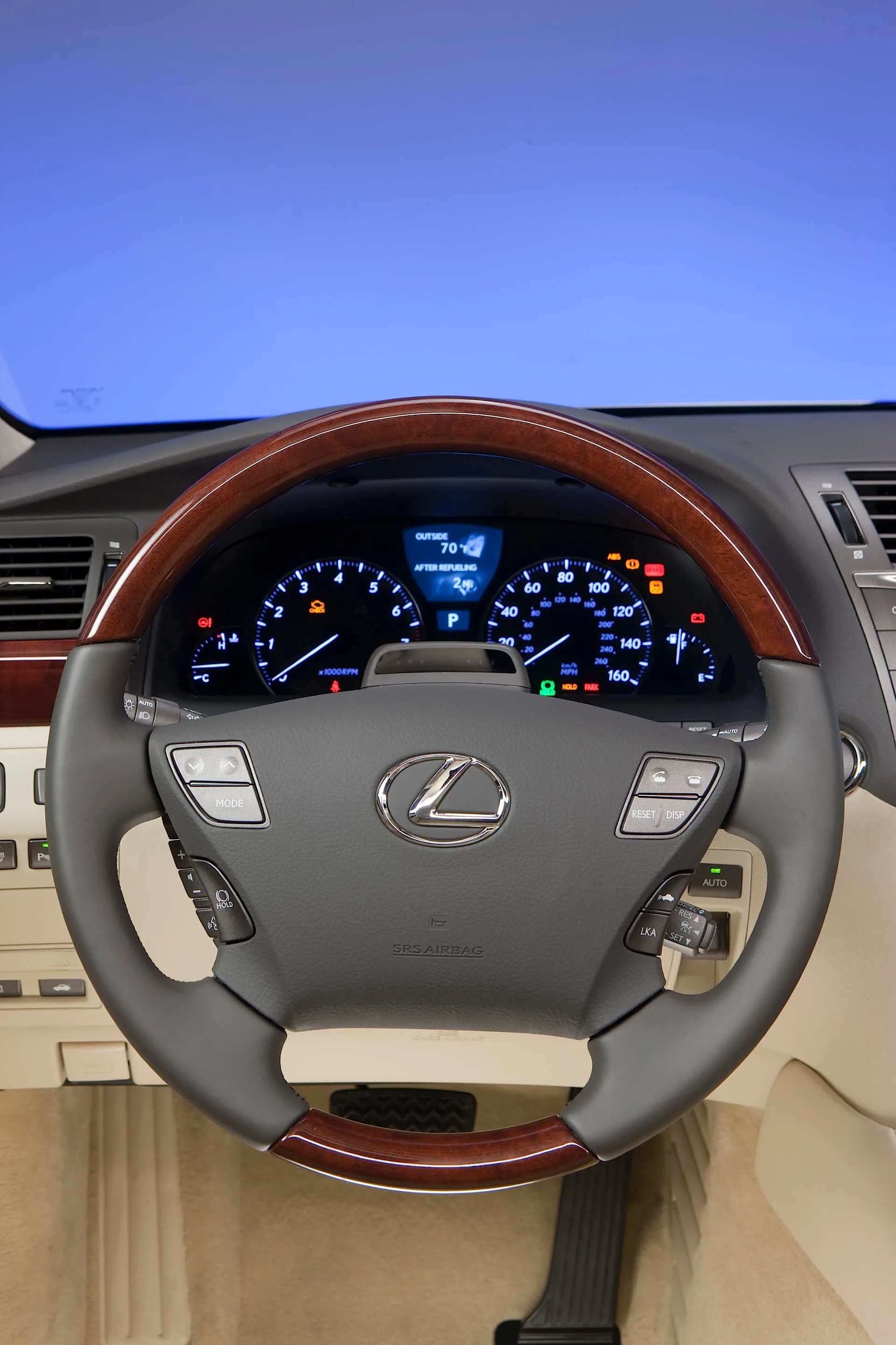 LEXUS-LS-4153_68.jpg