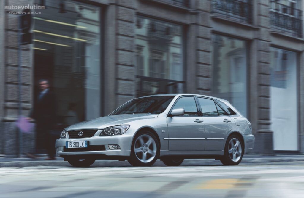 LEXUS IS Sport Cross 2001-2005