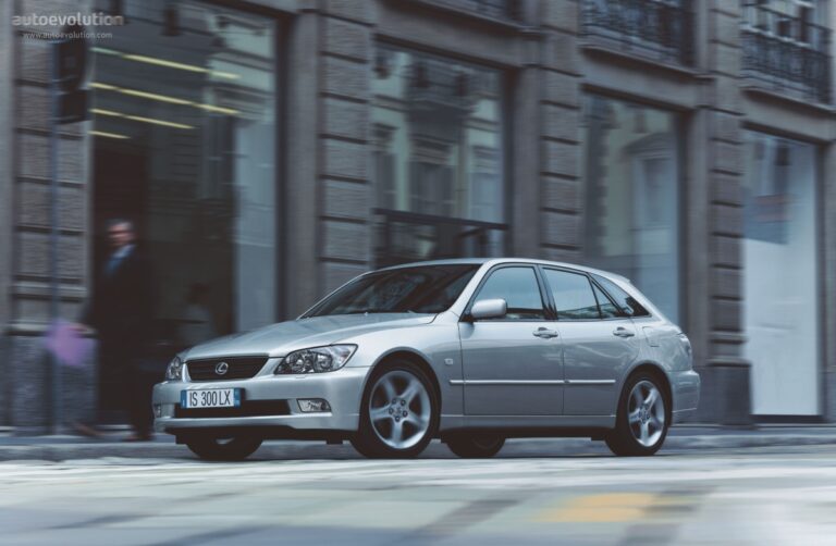 LEXUS IS Sport Cross 2001-2005