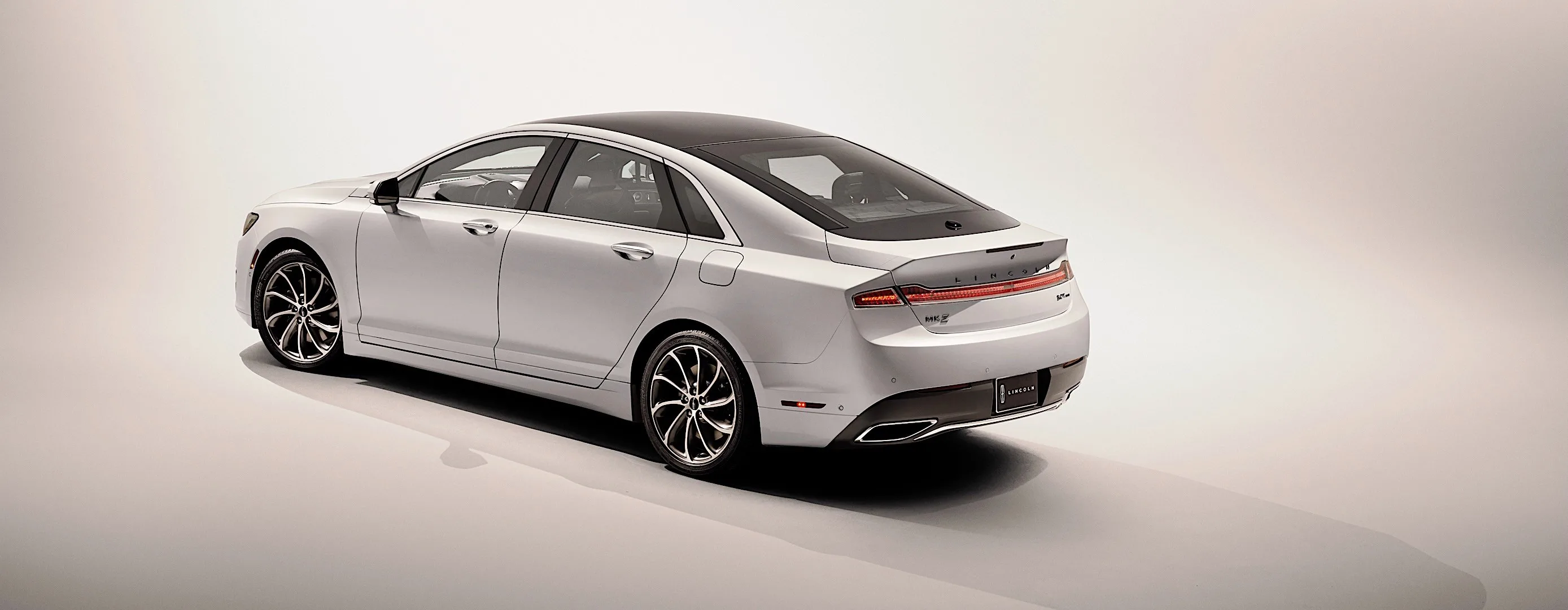 LINCOLN-MKZ-5979_25.jpg