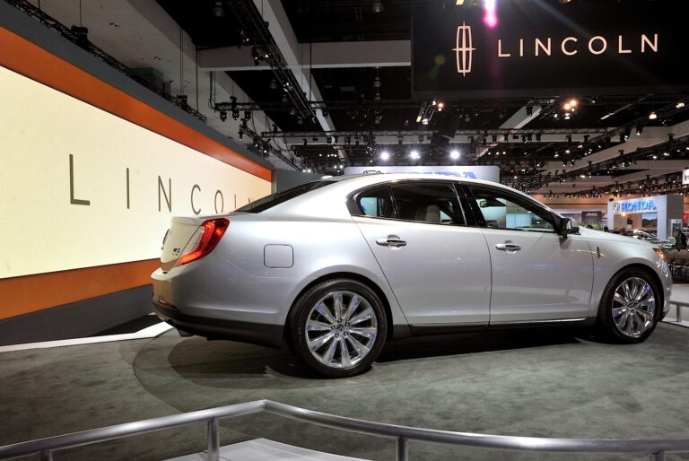 2013 Lincoln MKS