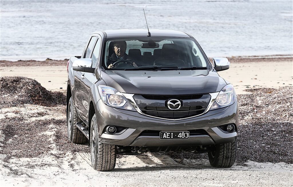 MAZDA BT-50 2015-2018