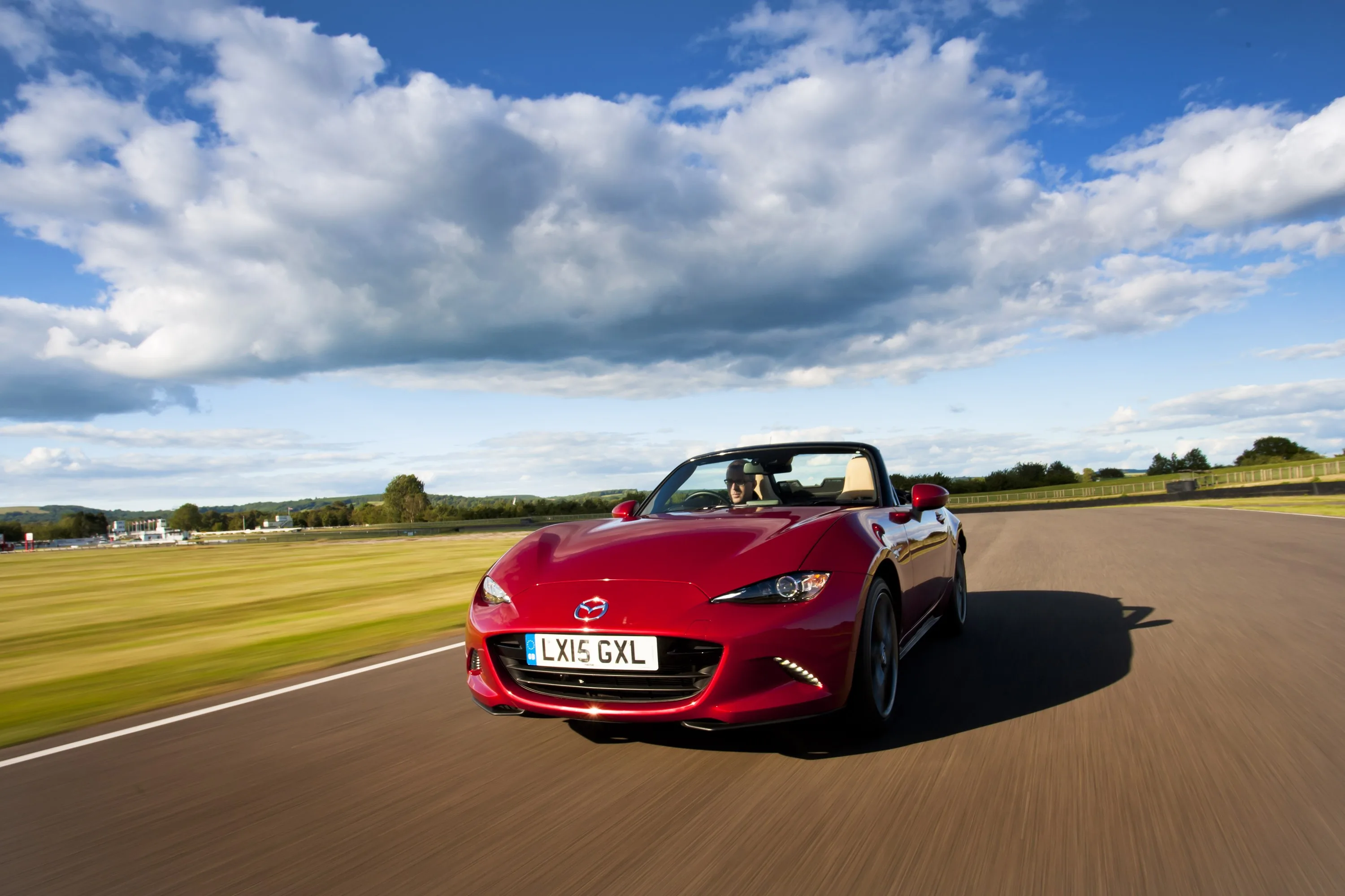 MAZDA-MX-5-Miata-5280_103.jpeg