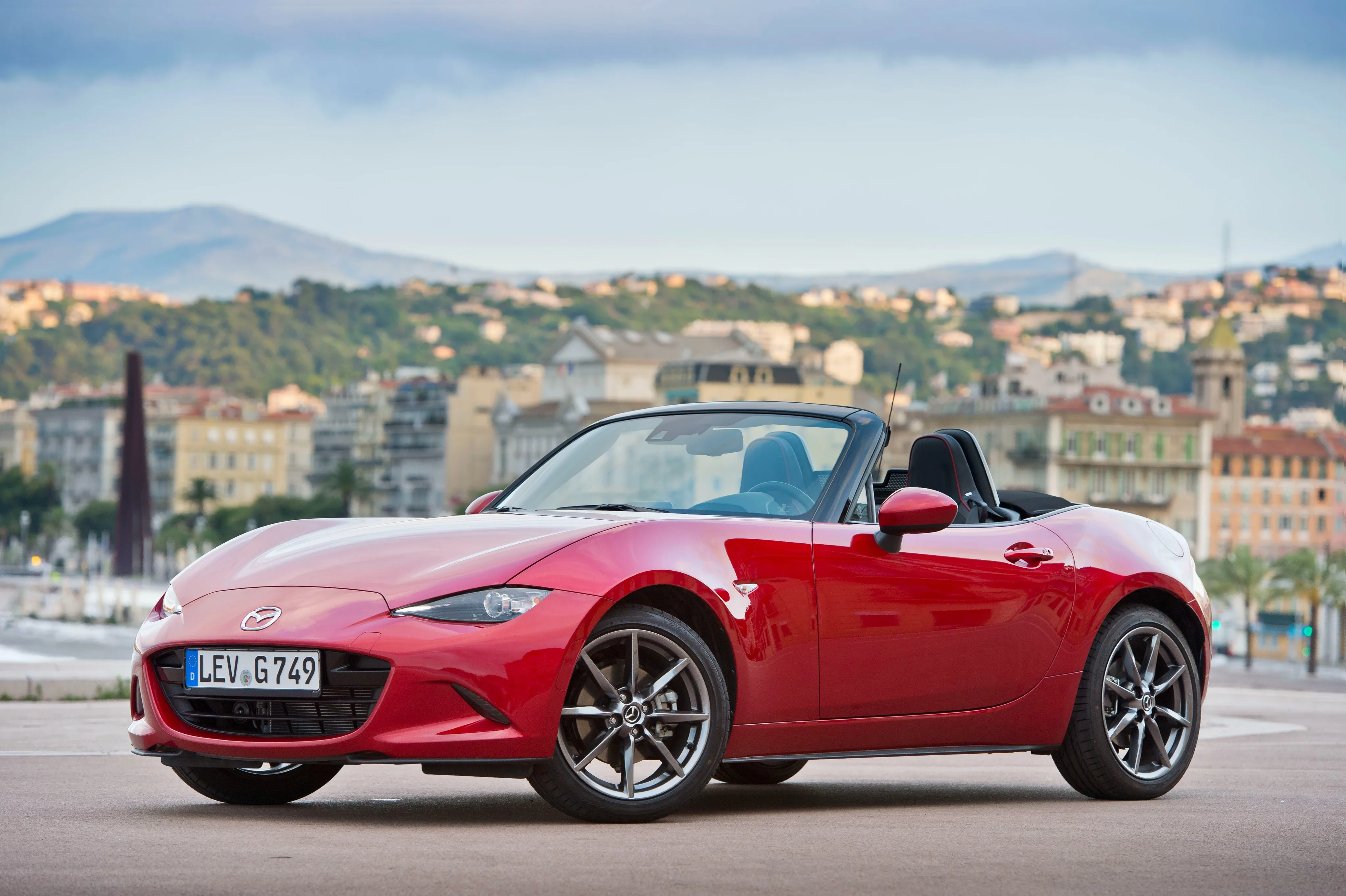 MAZDA-MX-5-Miata-5280_115.jpeg