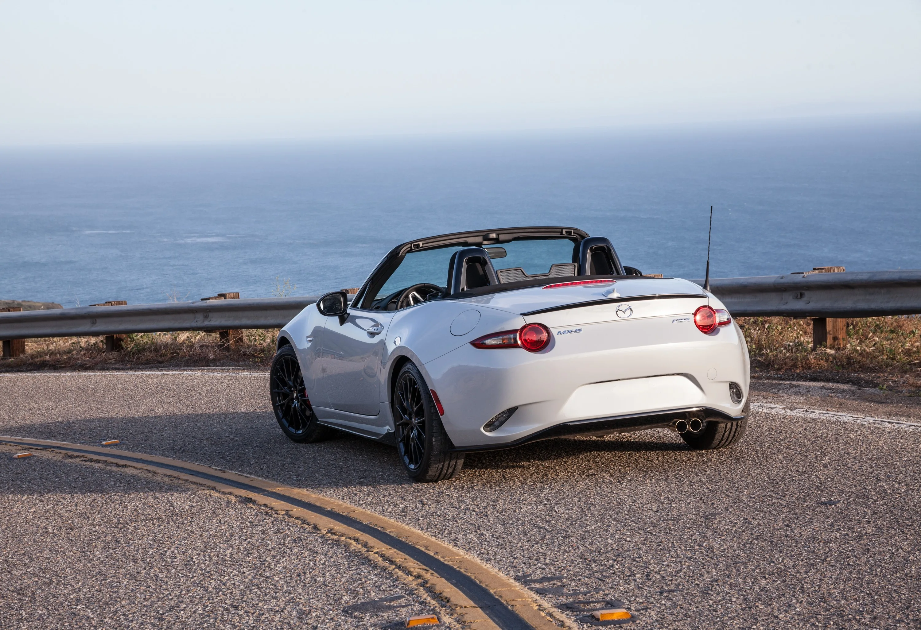 MAZDA-MX-5-Miata-5280_49.jpeg