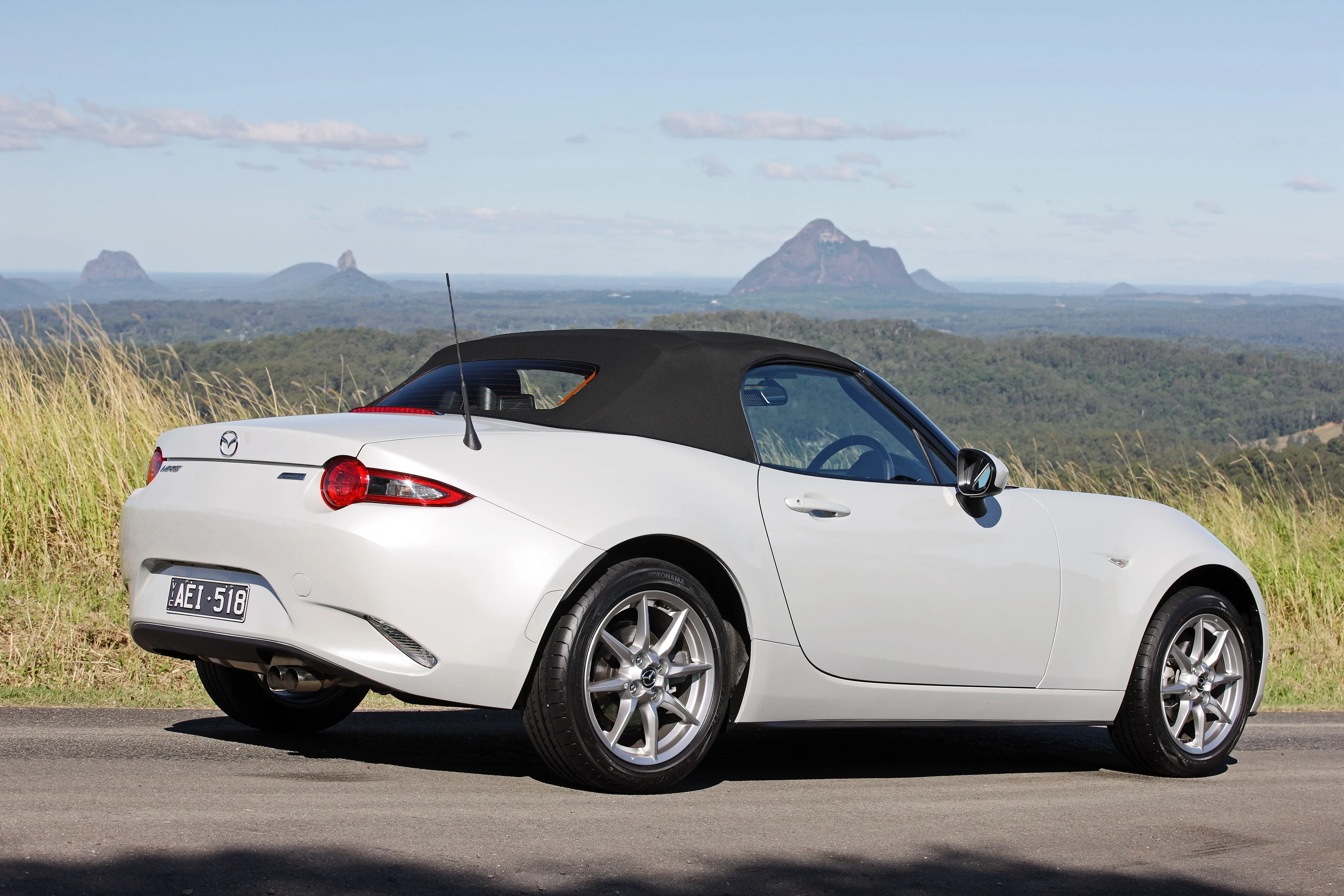 MAZDA-MX-5-Miata-5280_75.jpeg