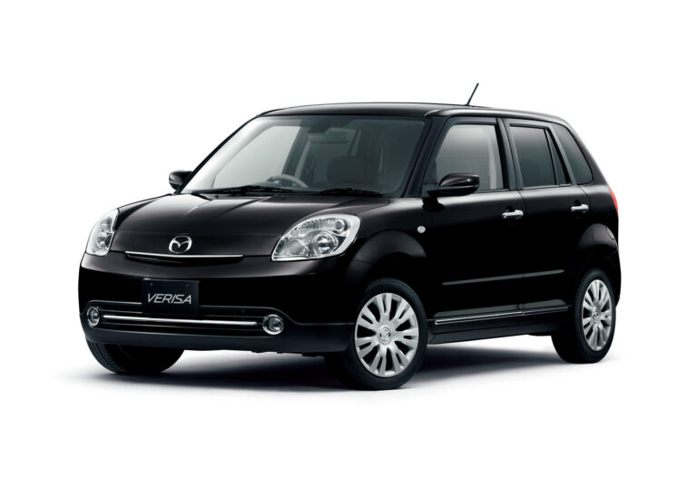 2004 Mazda Verisa