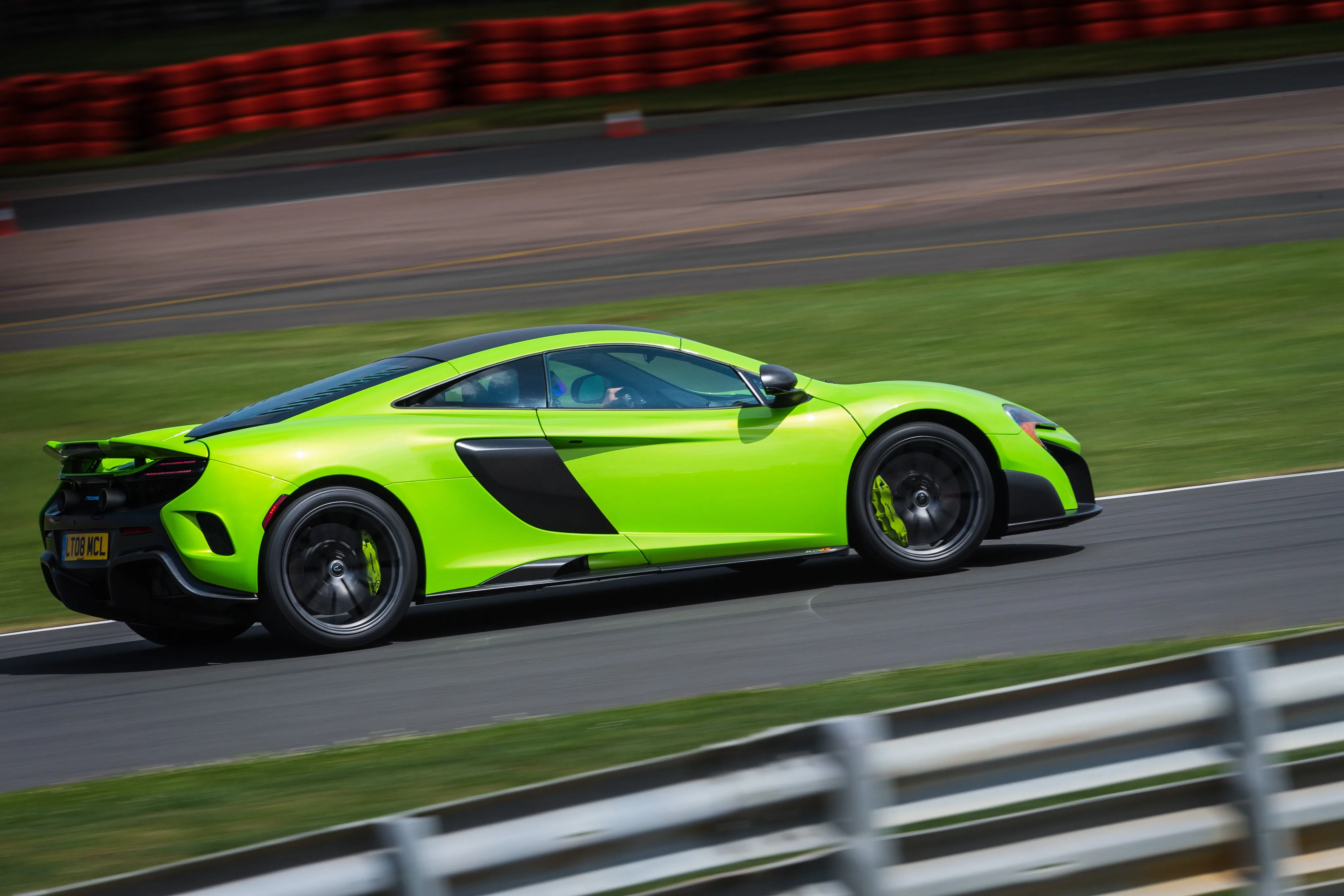 MCLAREN-675LT-5479_10.jpeg