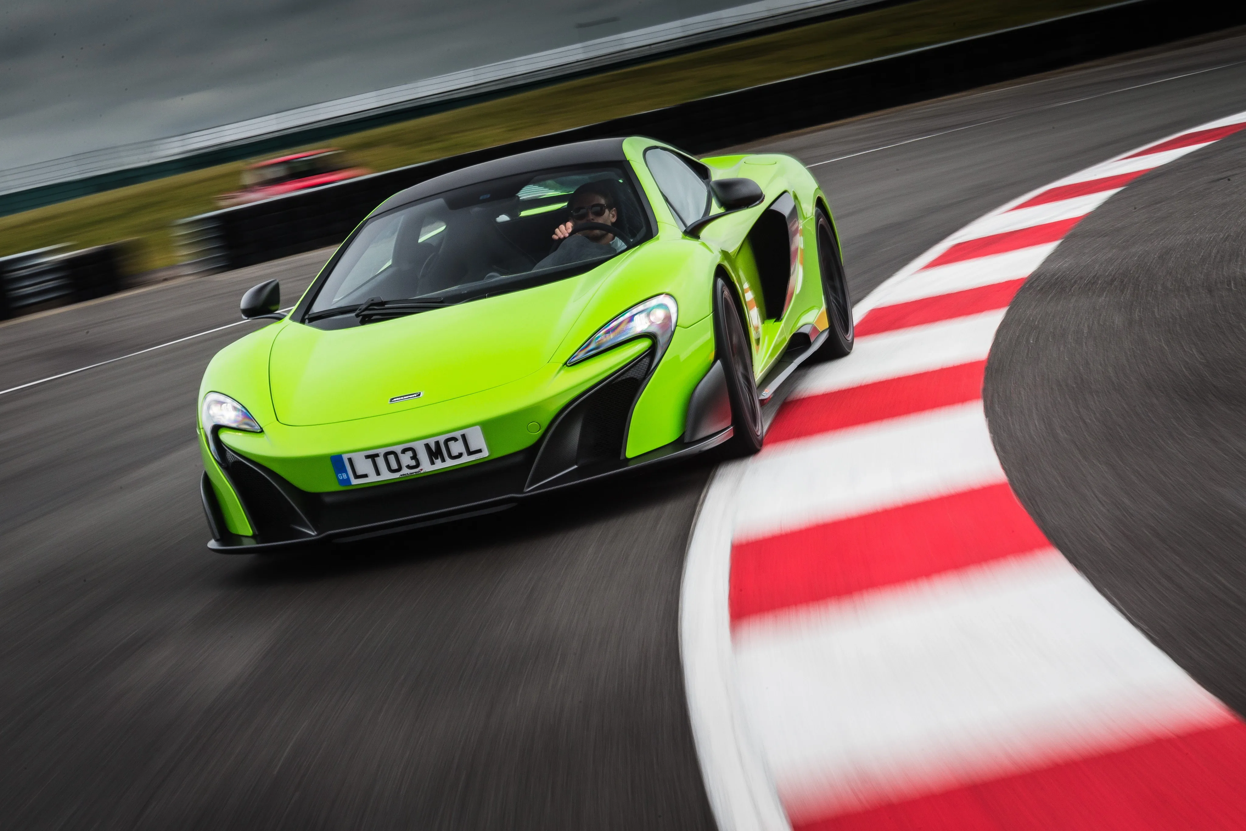 MCLAREN-675LT-5479_12.jpeg