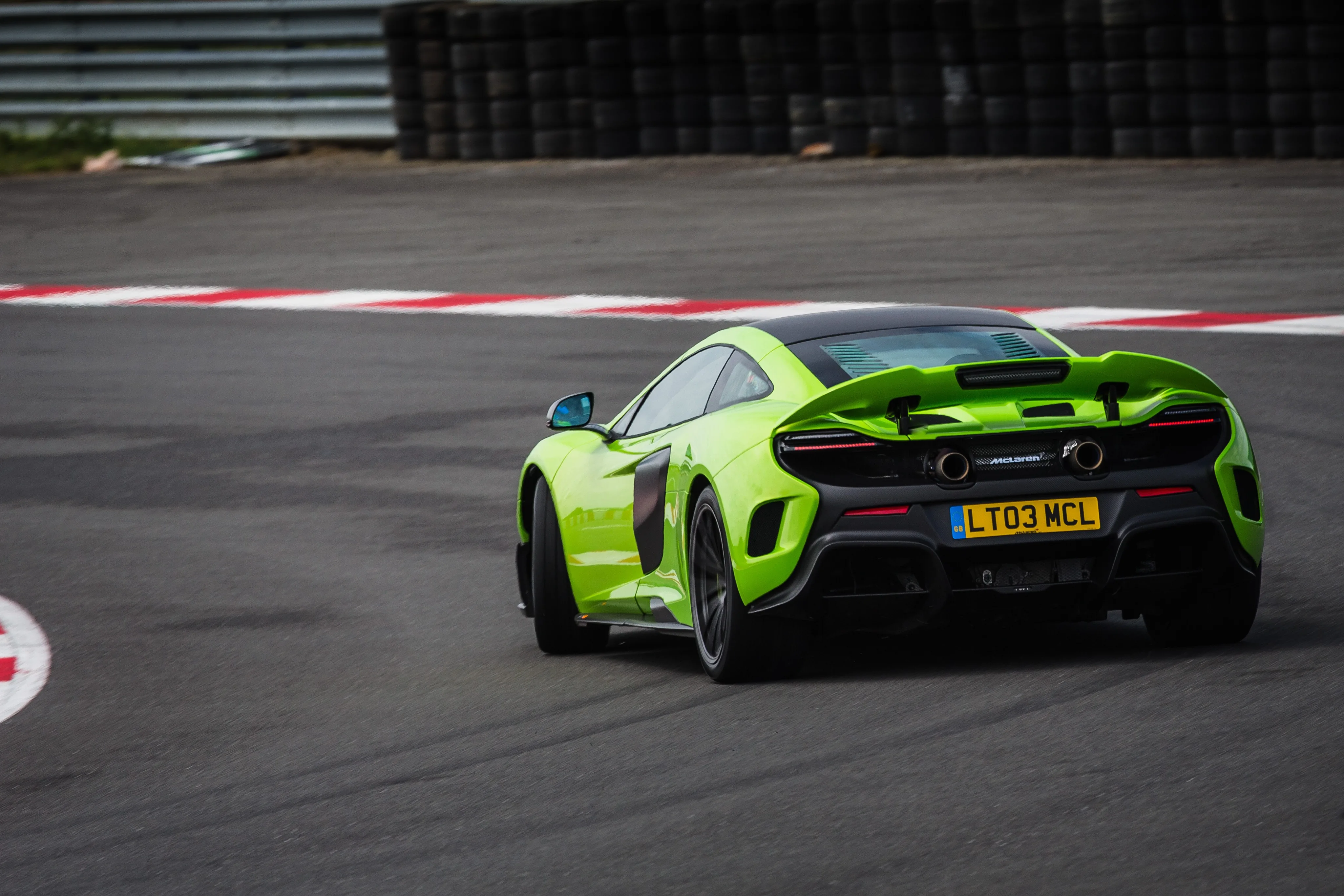 MCLAREN-675LT-5479_15.jpeg