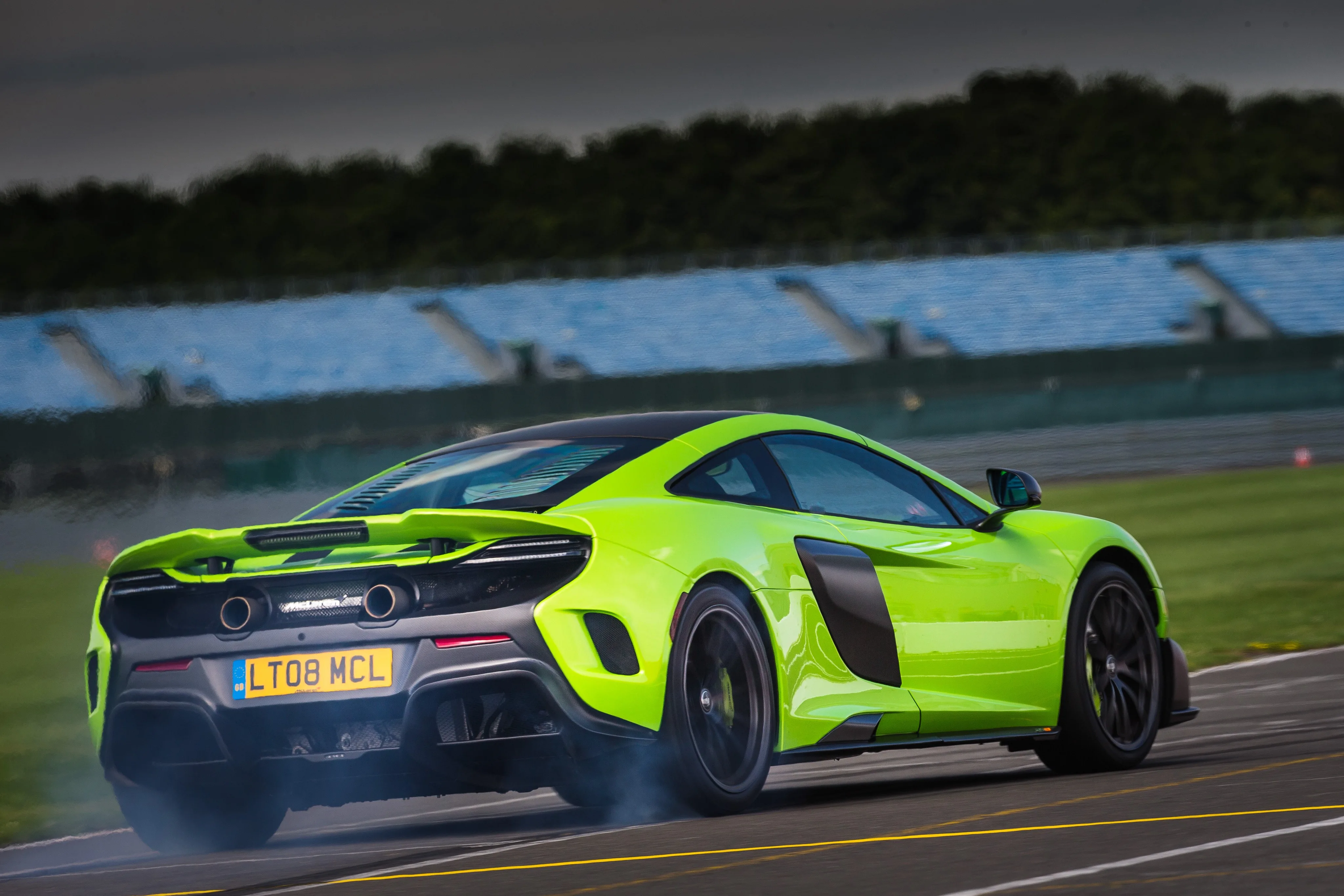 MCLAREN-675LT-5479_16.jpeg
