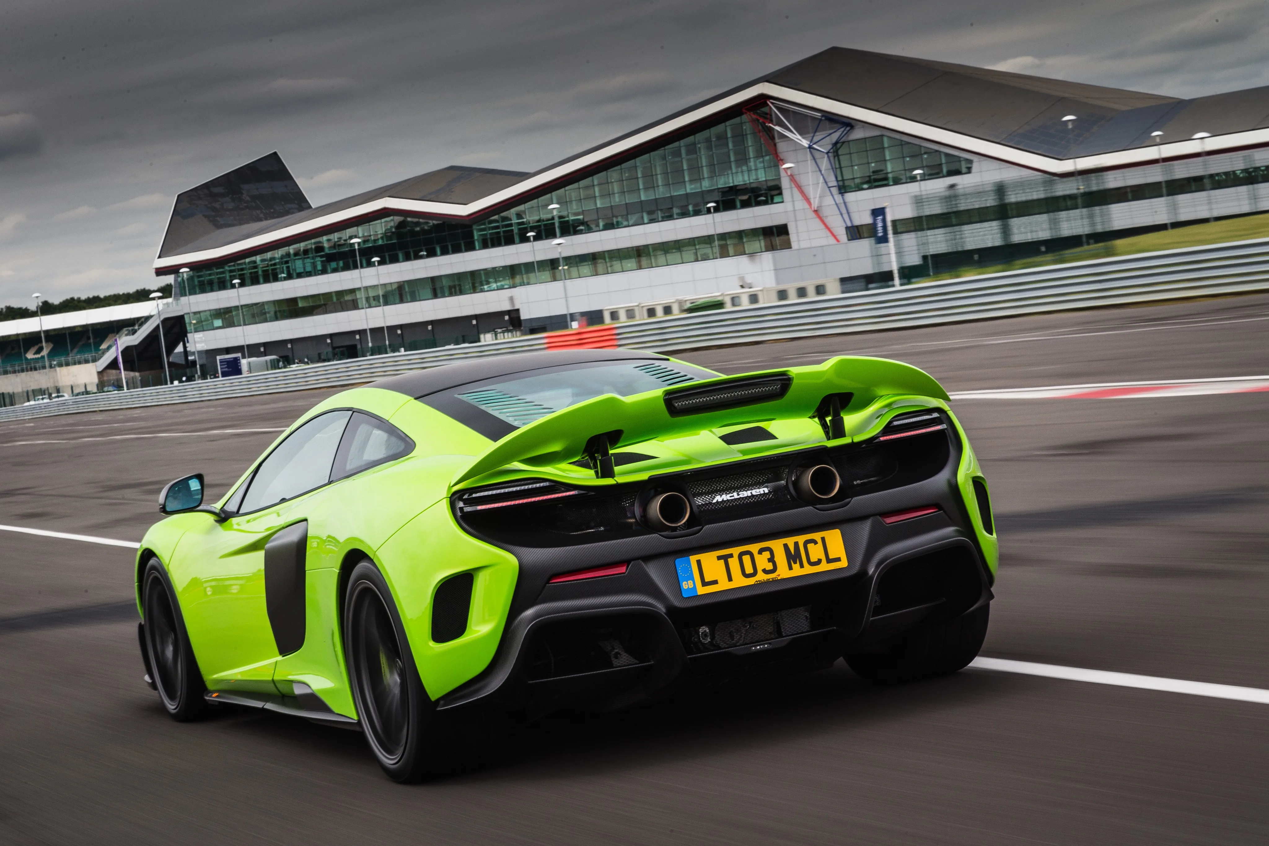 MCLAREN-675LT-5479_17.jpeg