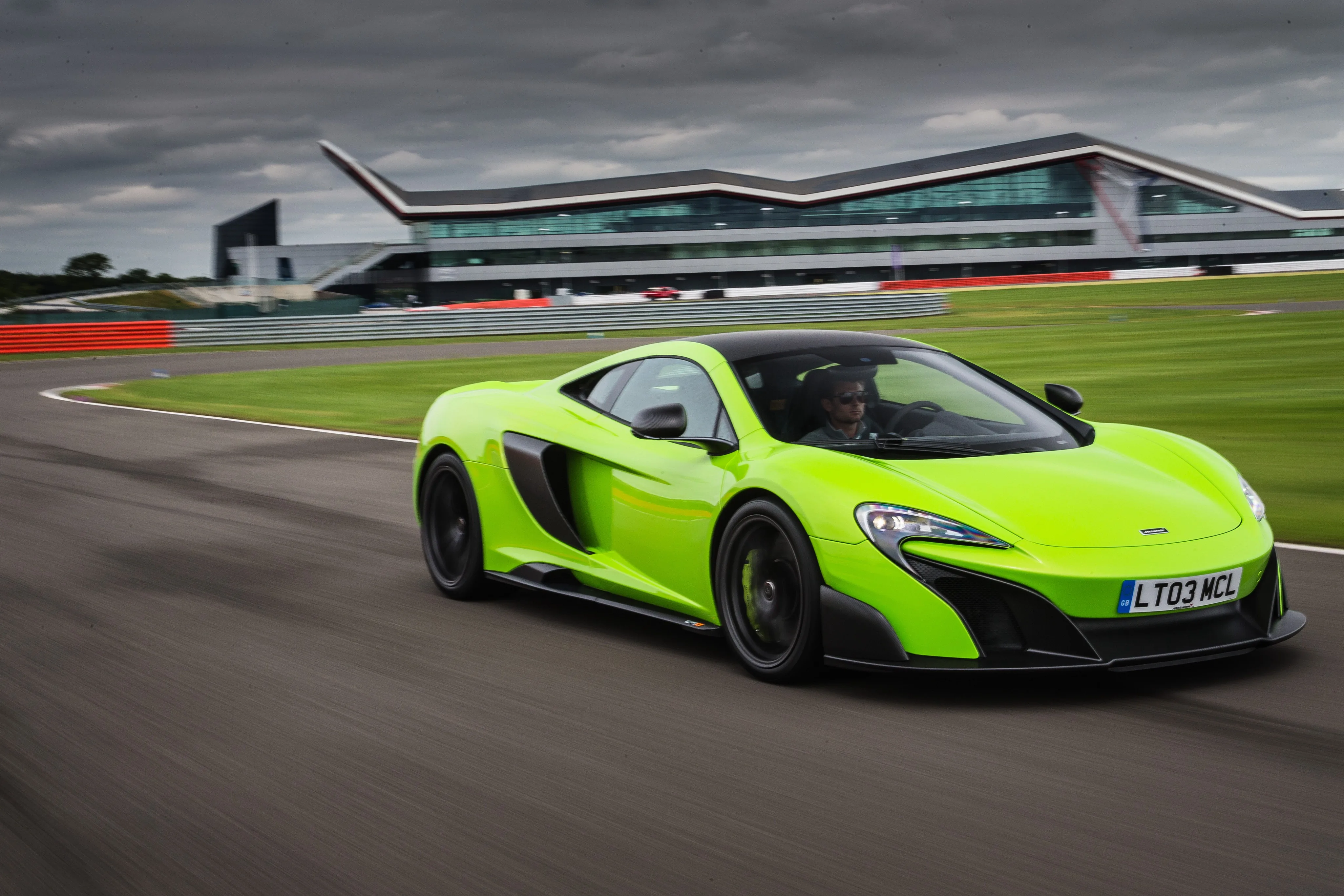 MCLAREN-675LT-5479_18.jpeg
