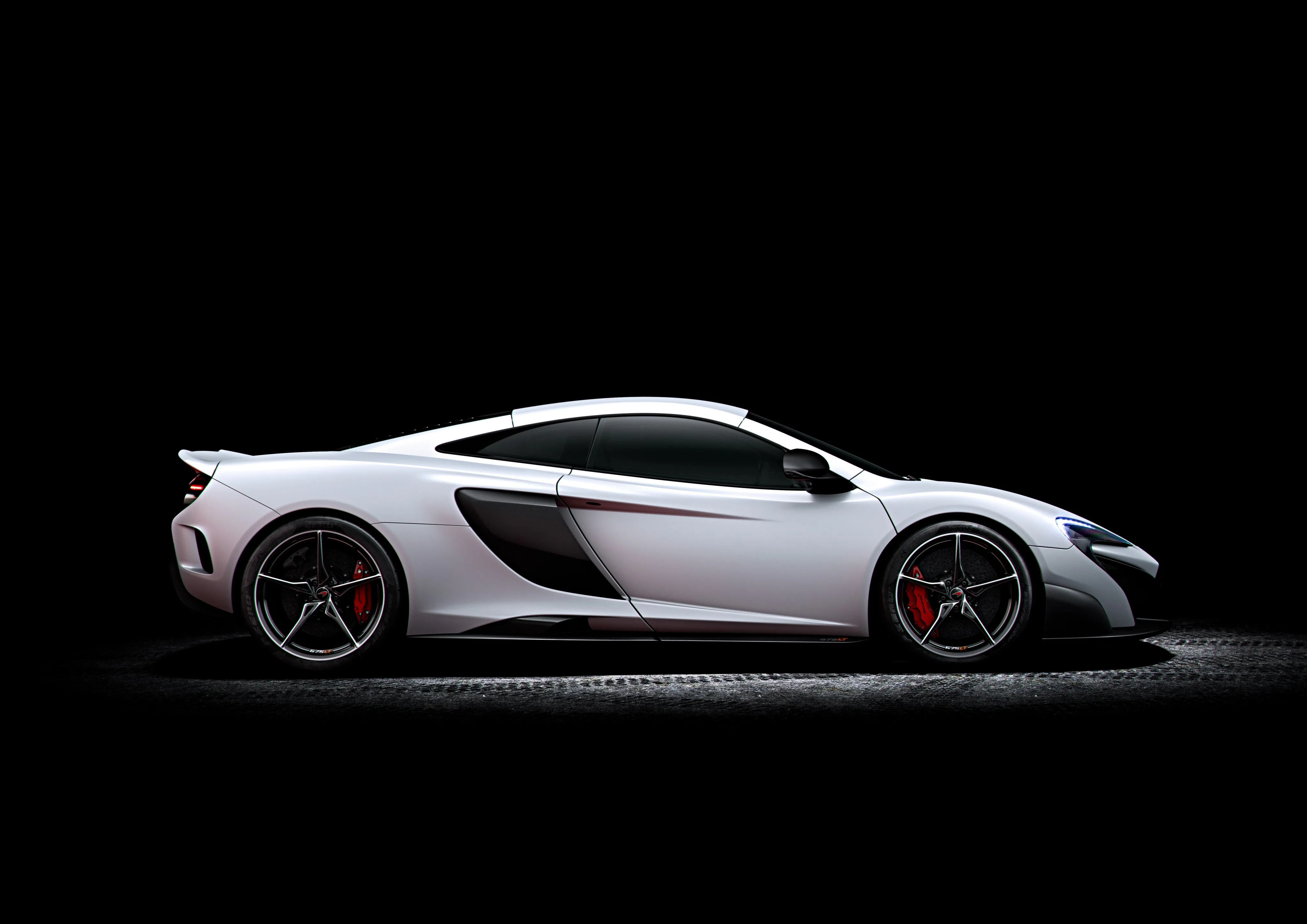 MCLAREN-675LT-5479_19.jpeg