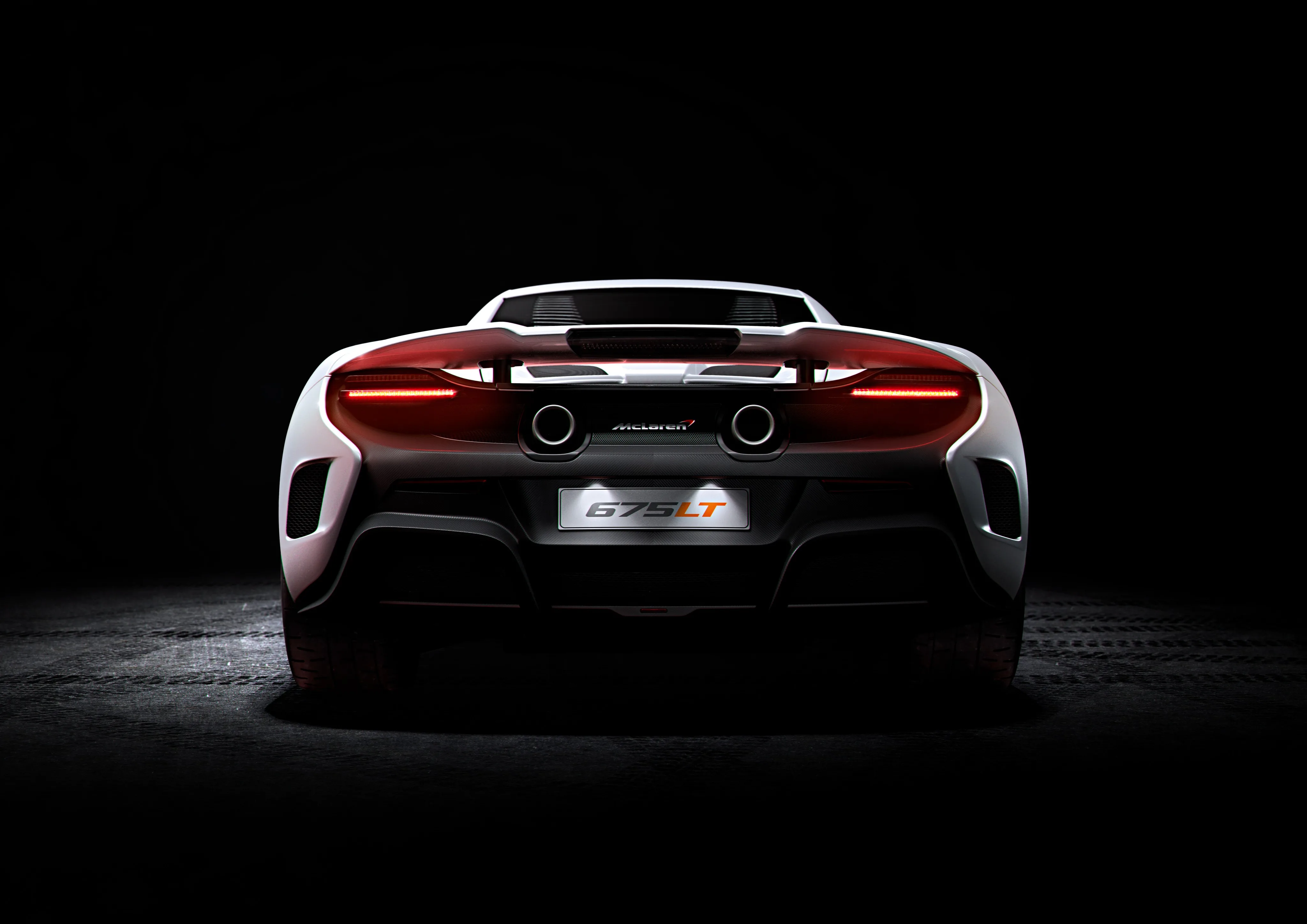 MCLAREN-675LT-5479_20.jpeg