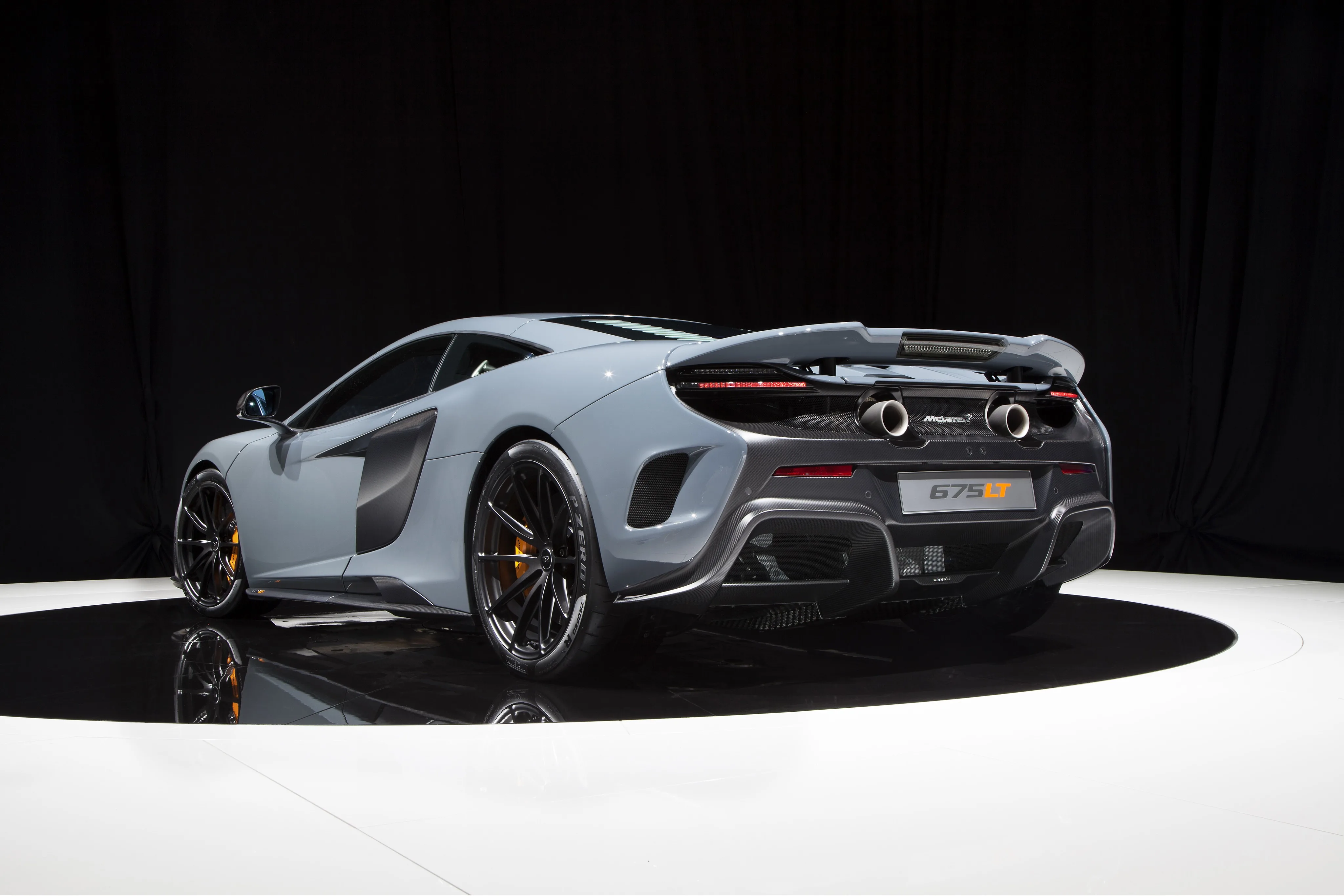 MCLAREN-675LT-5479_6.jpeg