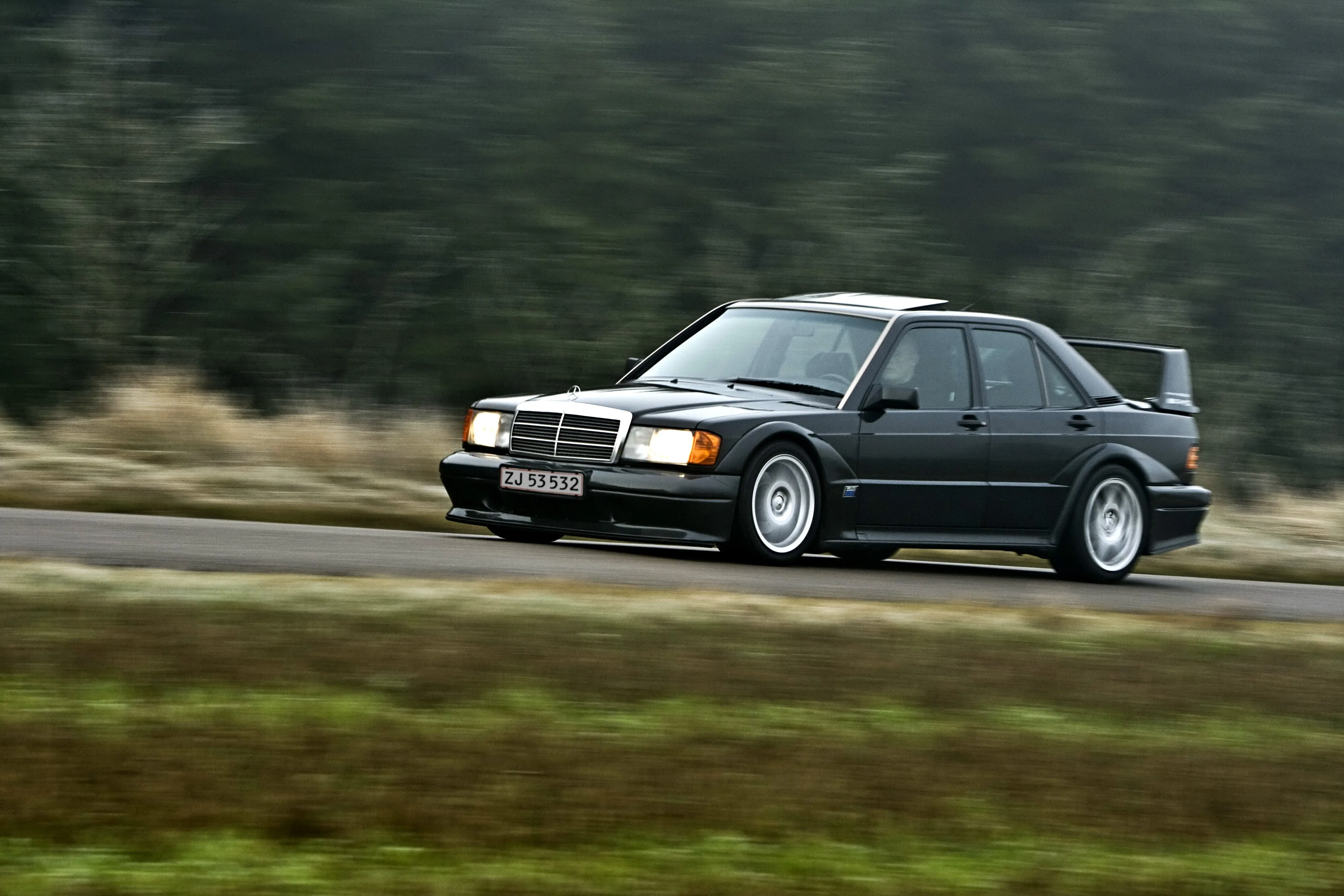 MERCEDES-BENZ-190-E-2-5-16-Evolution-II-1368_16.jpeg