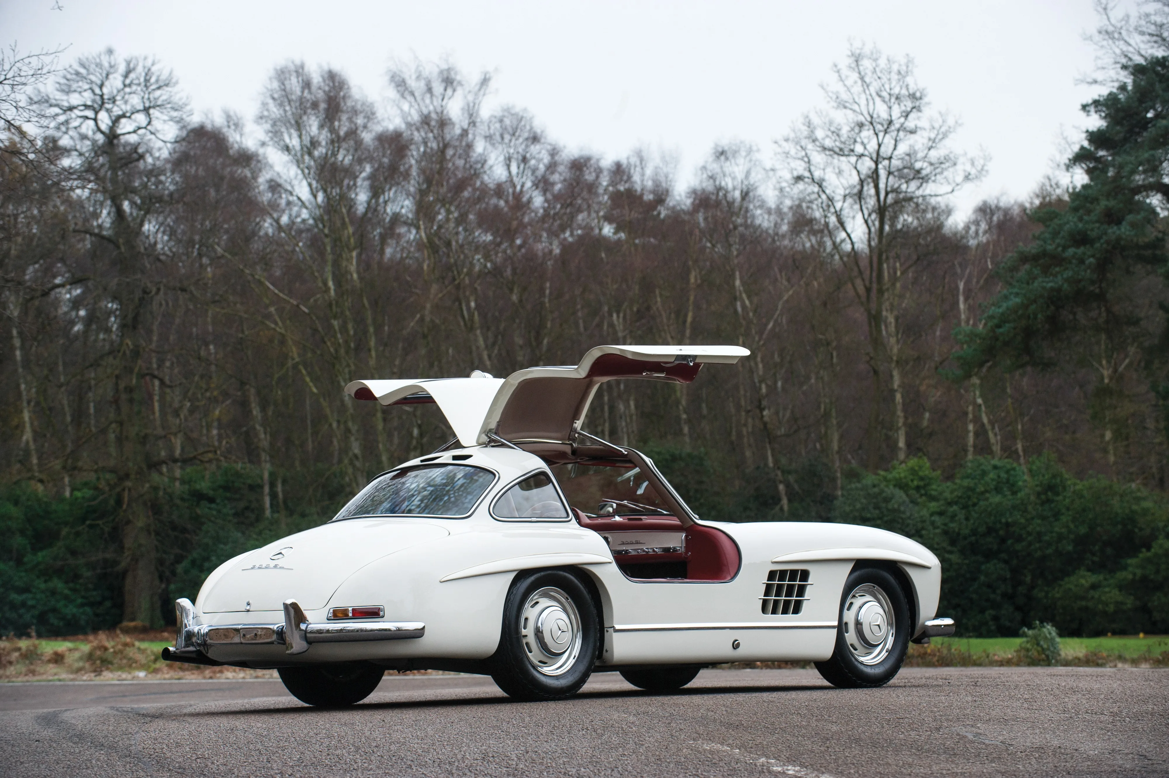 MERCEDES-BENZ-300-SL-Coupe-W198-2403_57.jpeg