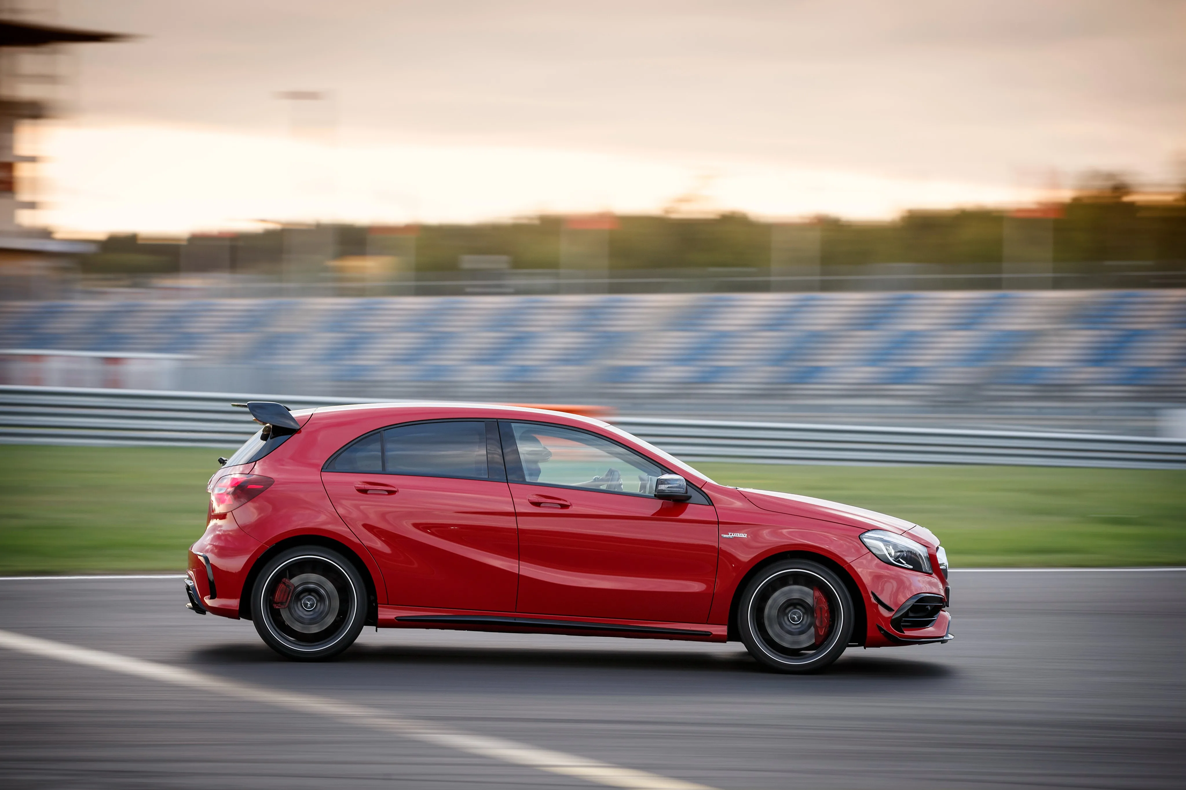 MERCEDES-BENZ-A45-AMG-5548_25.jpeg