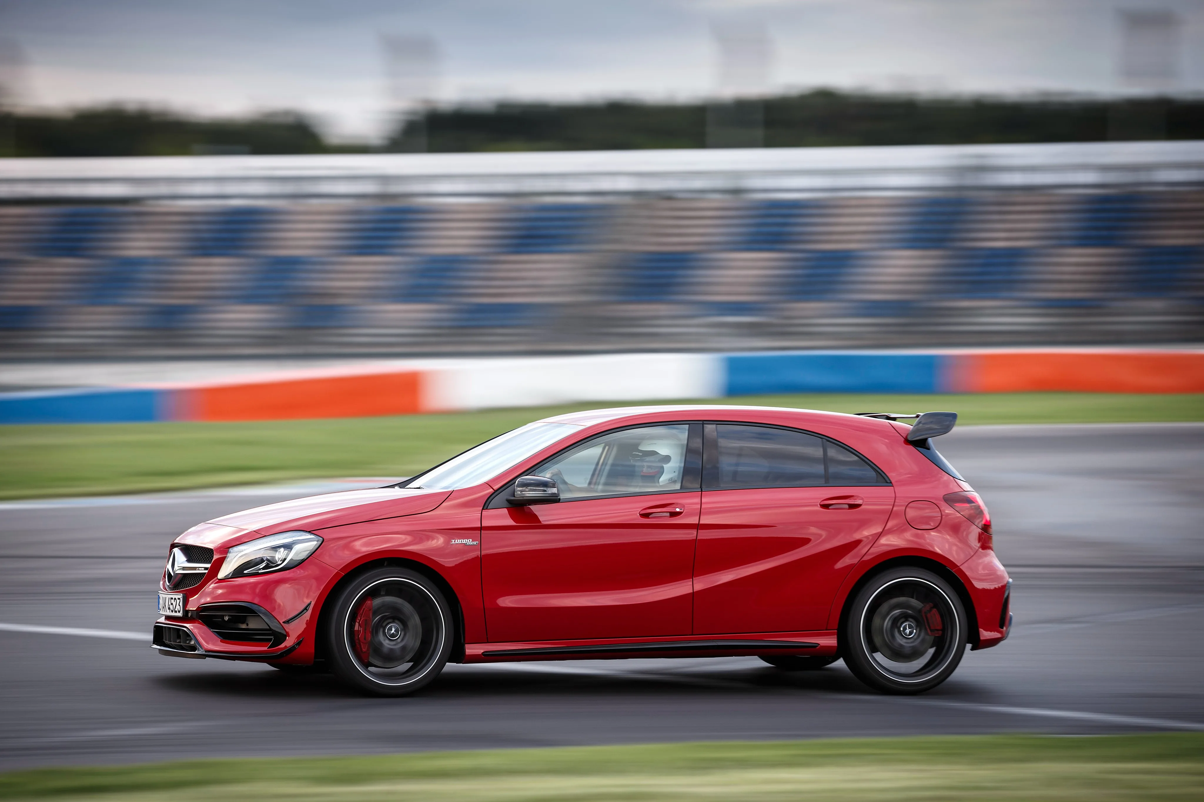 MERCEDES-BENZ-A45-AMG-5548_26.jpeg