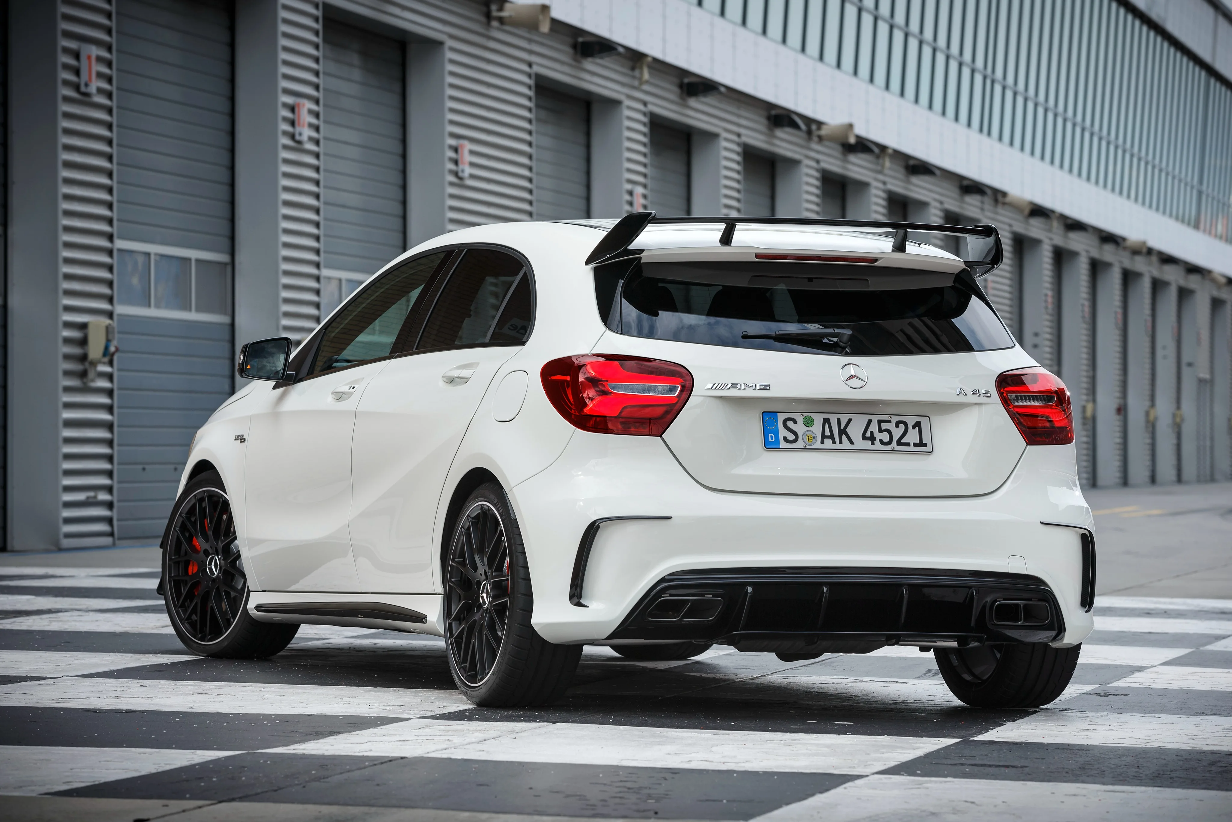 MERCEDES-BENZ-A45-AMG-5548_28.jpeg