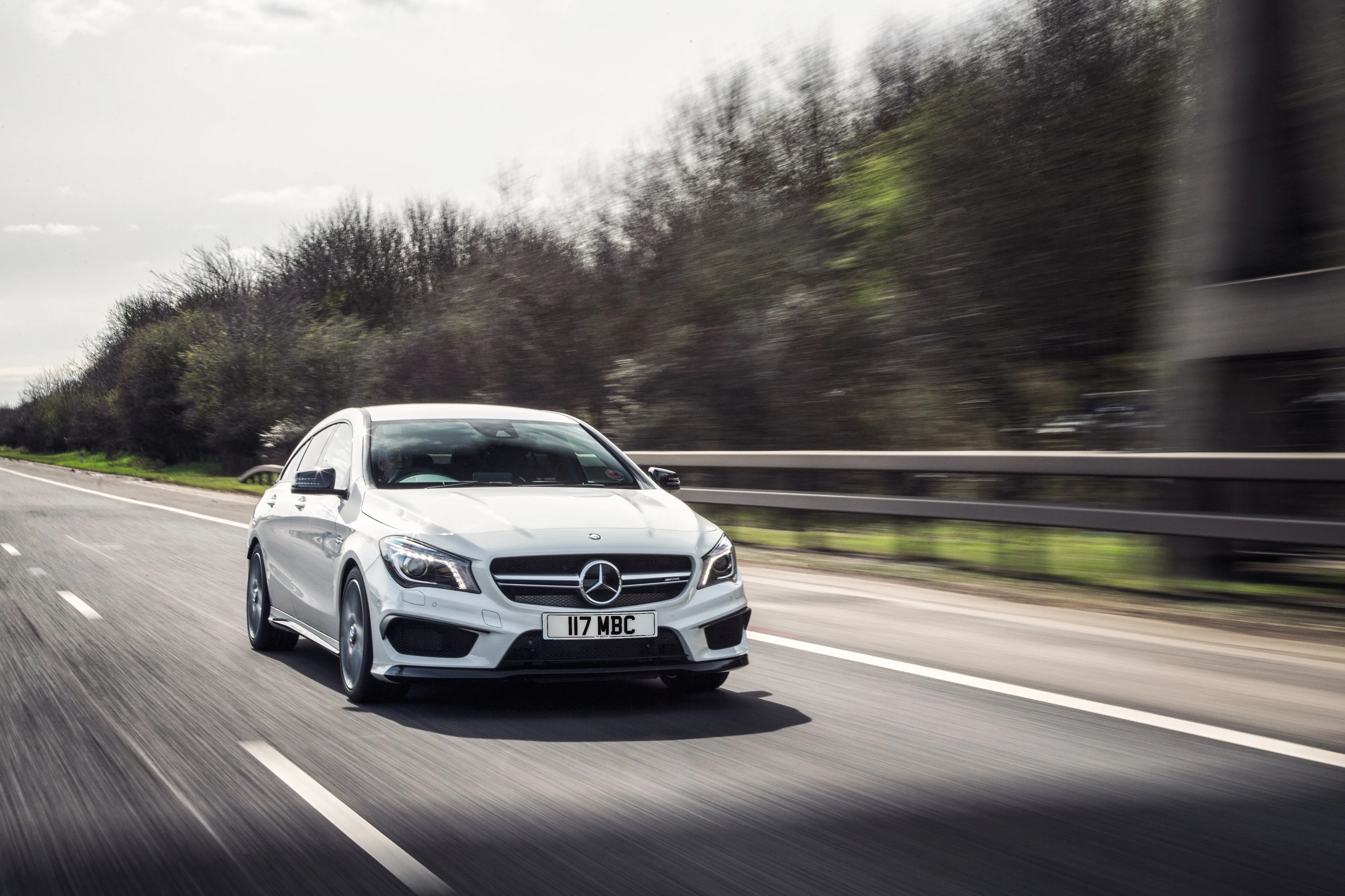 MERCEDES-BENZ-CLA-45-AMG-Shooting-Brake-5345_57.jpeg