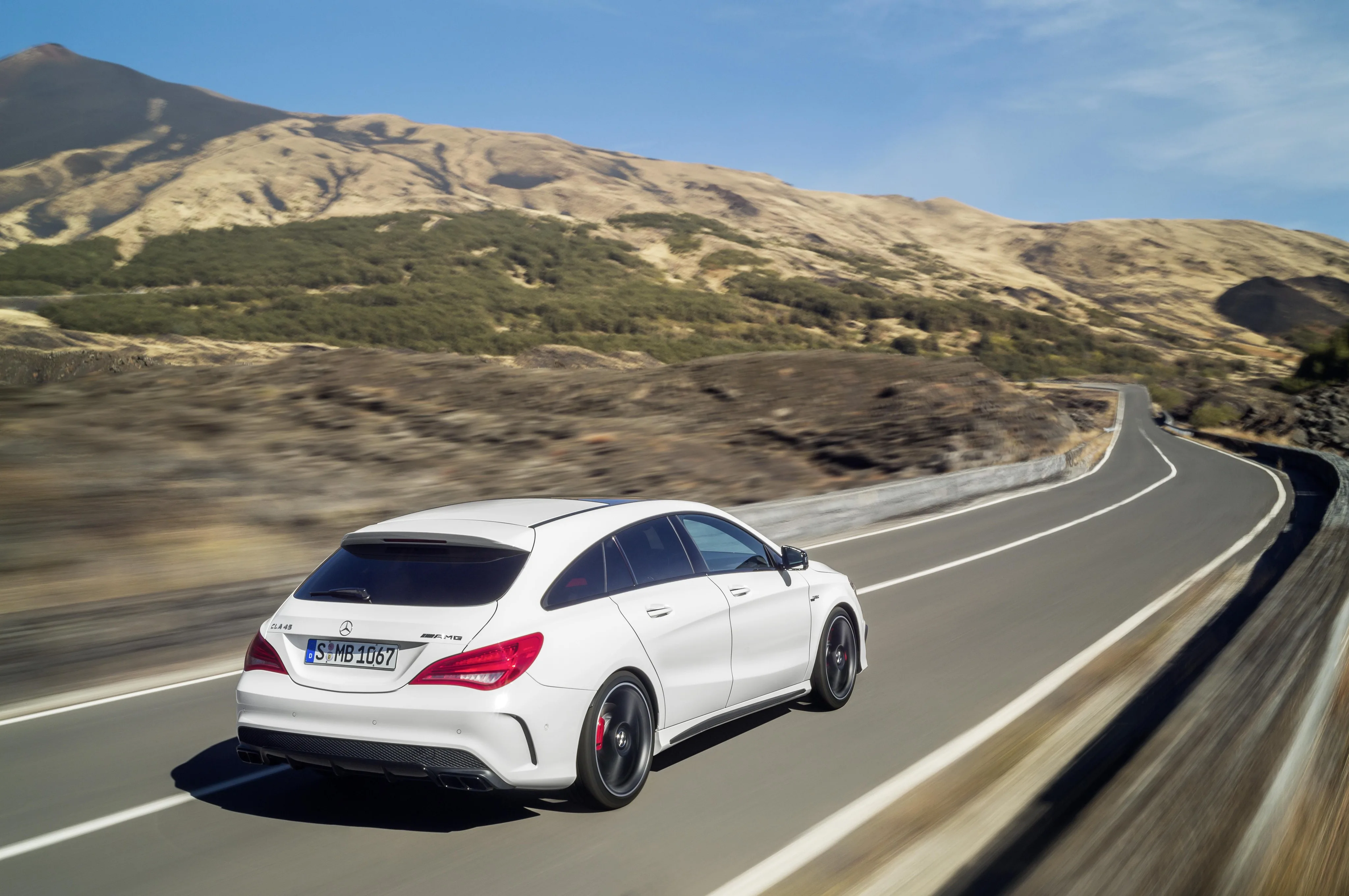 MERCEDES-BENZ-CLA-AMG-Shooting-Brake-5345_11.jpg