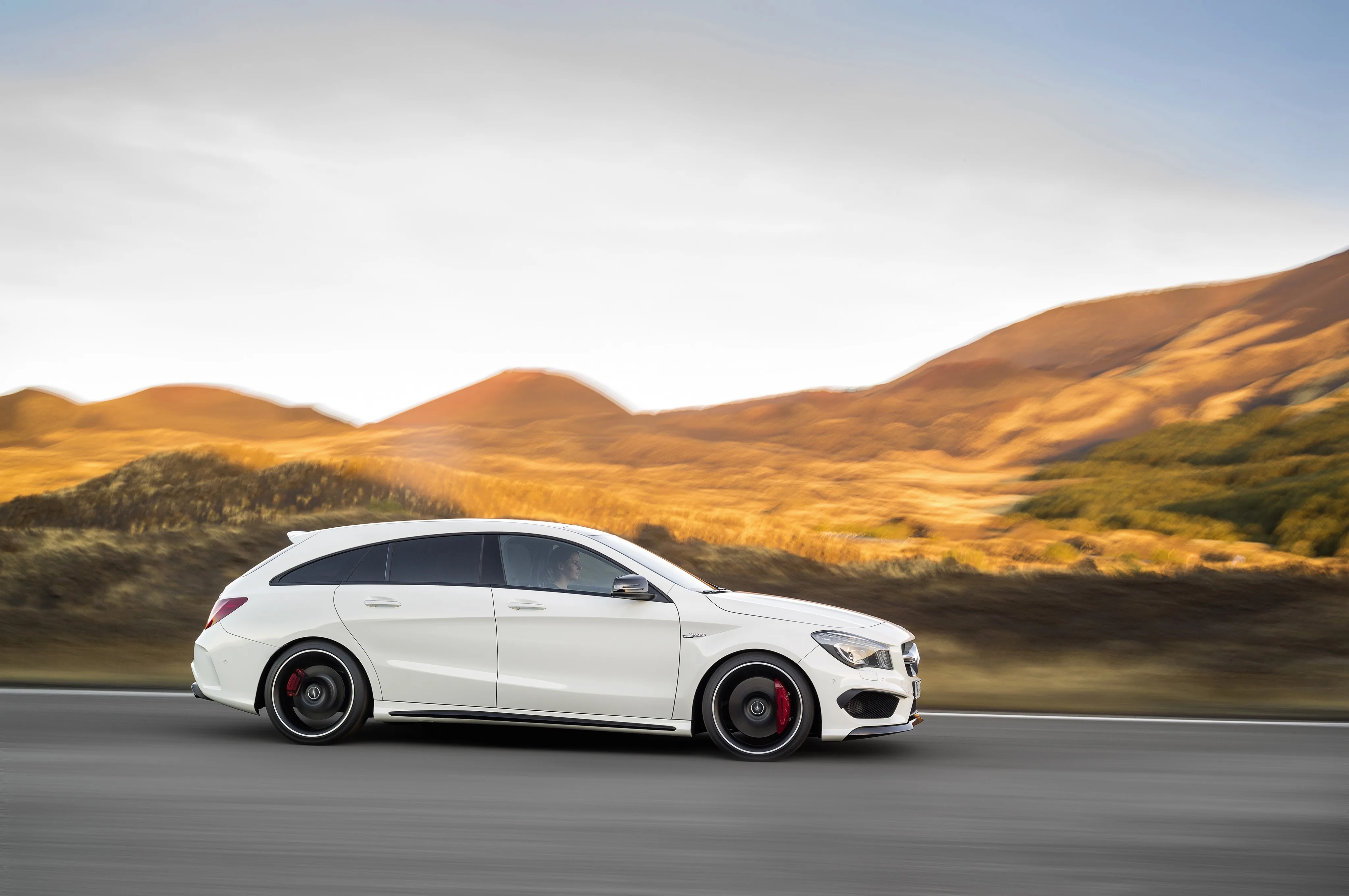 MERCEDES-BENZ-CLA-AMG-Shooting-Brake-5345_13.jpg