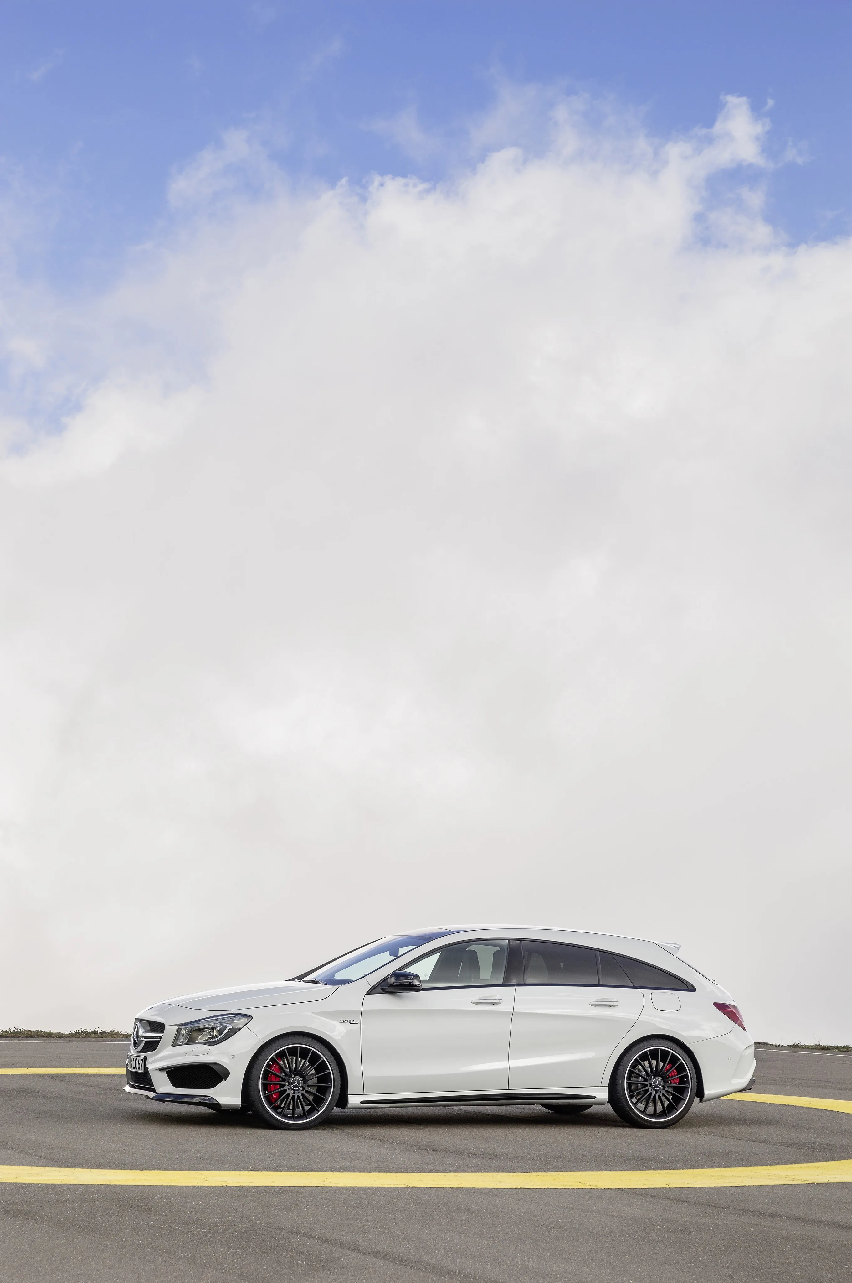 MERCEDES-BENZ-CLA-AMG-Shooting-Brake-5345_14.jpg