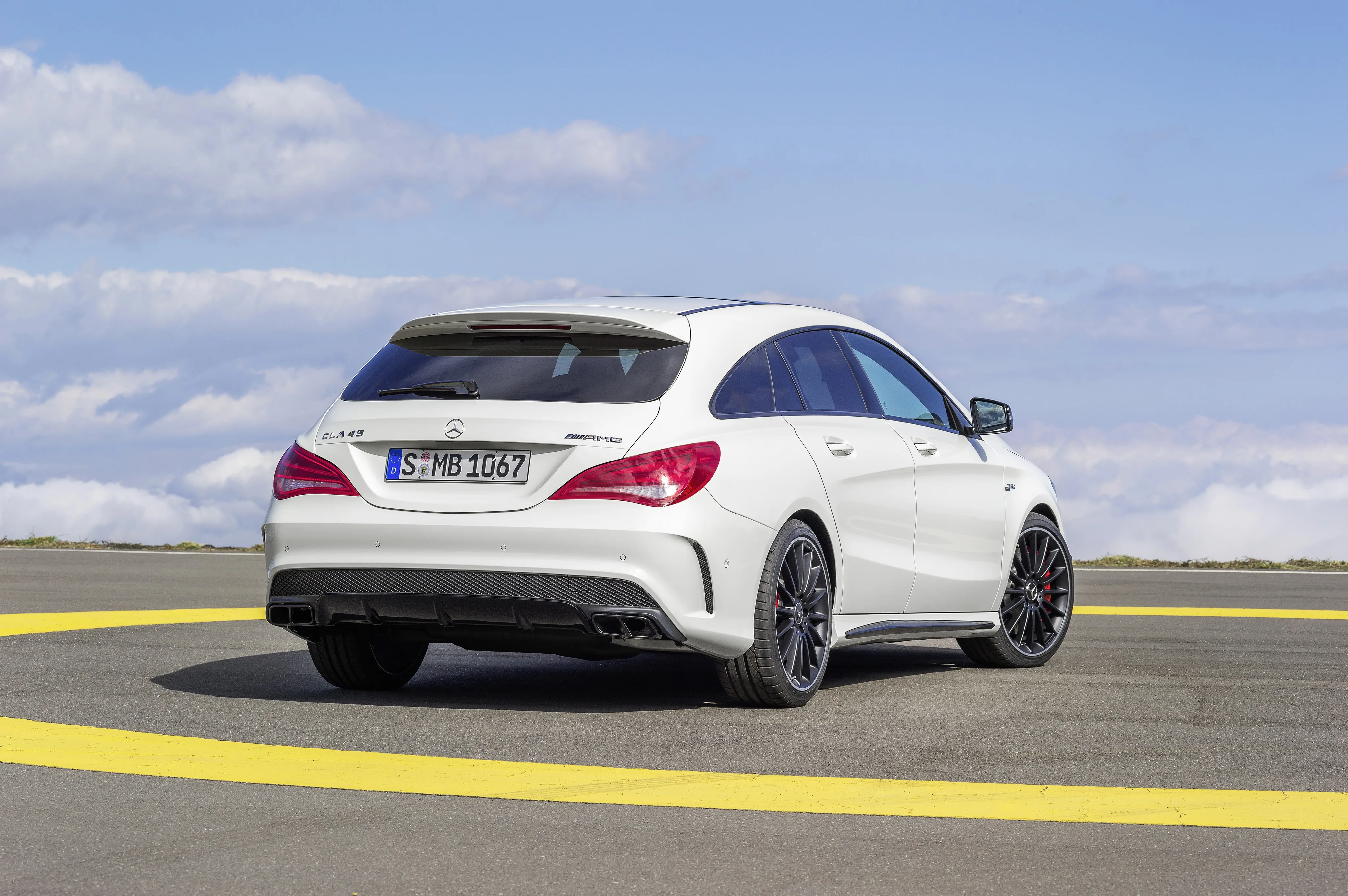 MERCEDES-BENZ-CLA-AMG-Shooting-Brake-5345_17.jpg